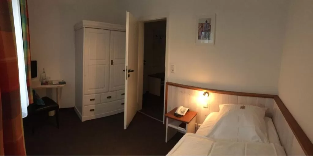Photo of the whole room, Bed in Landhaus Wesermarsch