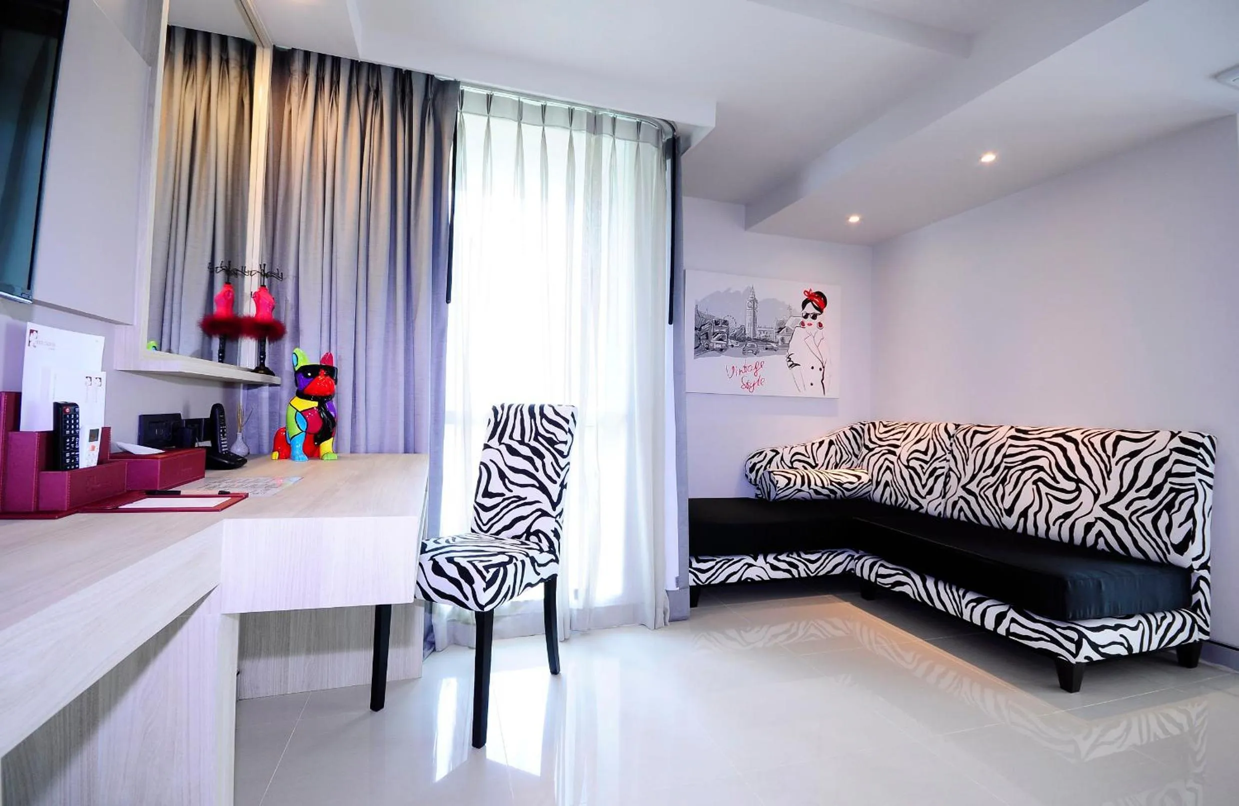 Living room in Hotel Clover Asoke - SHA Extra Plus