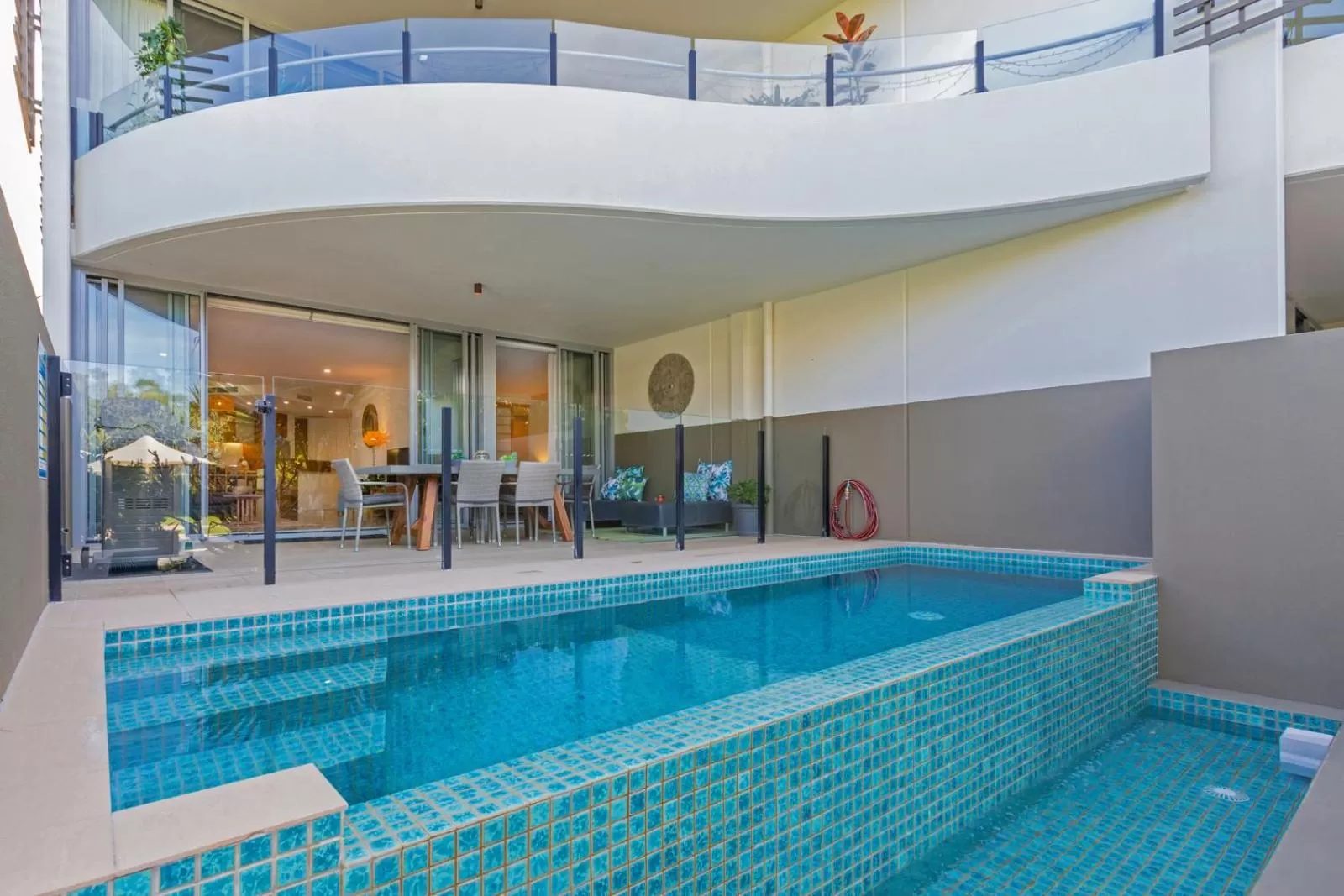 Swimming pool in Cotton Beach Resort - Tweed Coast Holidays ®