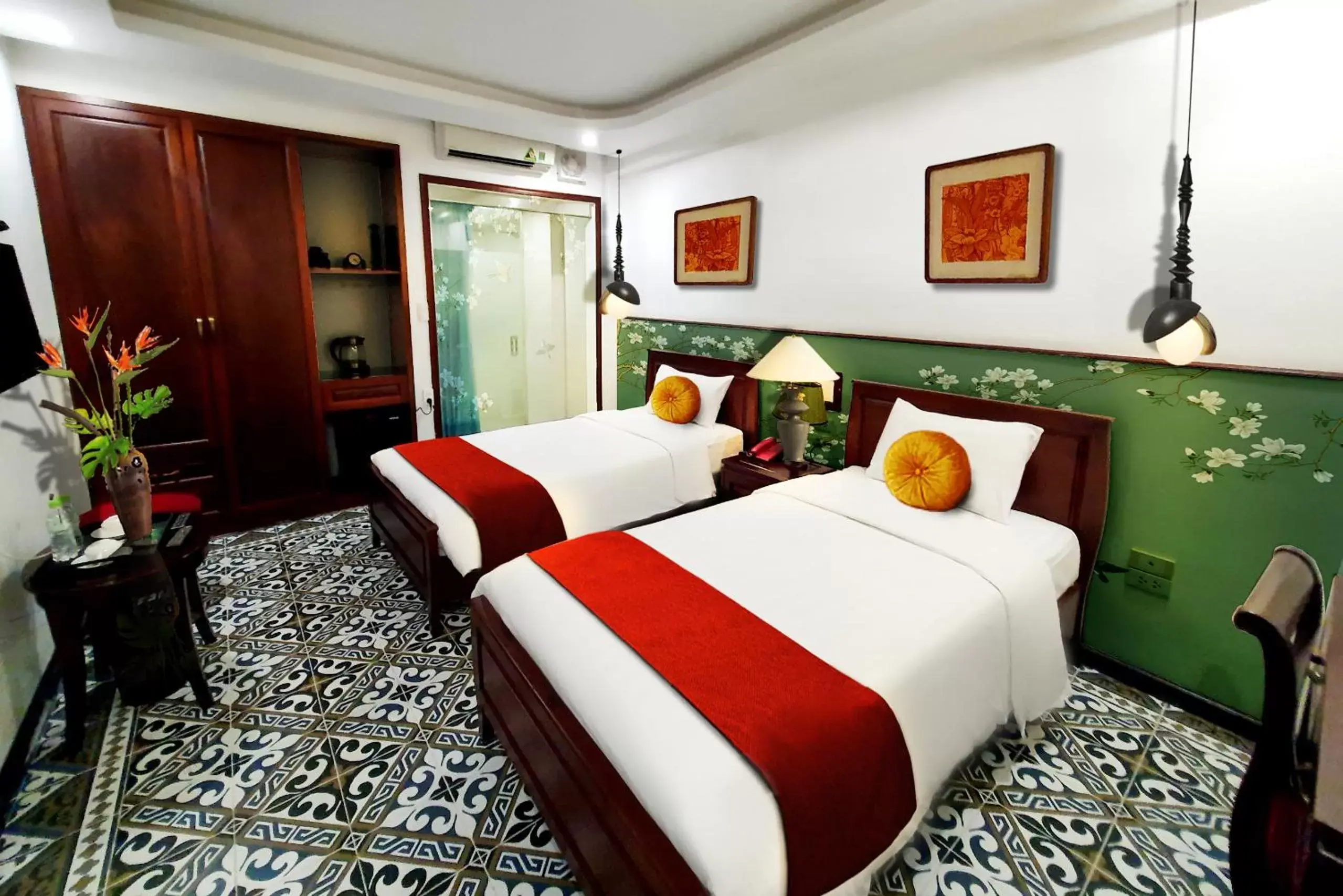 Bed in Hanoi Siva Luxury Hotel & Travel