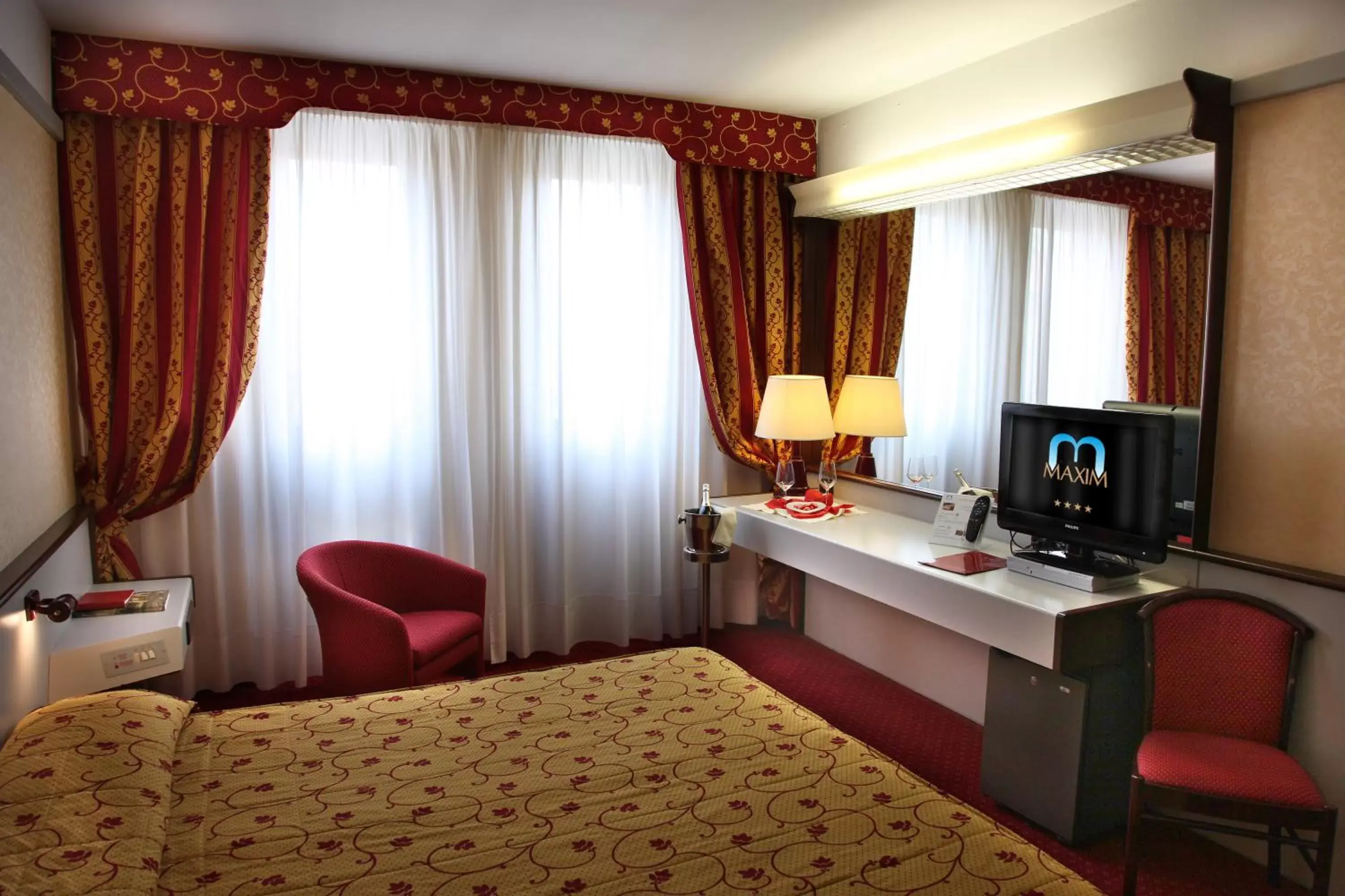 Photo of the whole room, Bed in Hotel Maxim Photo of the whole room, Bed in Hotel Maxim