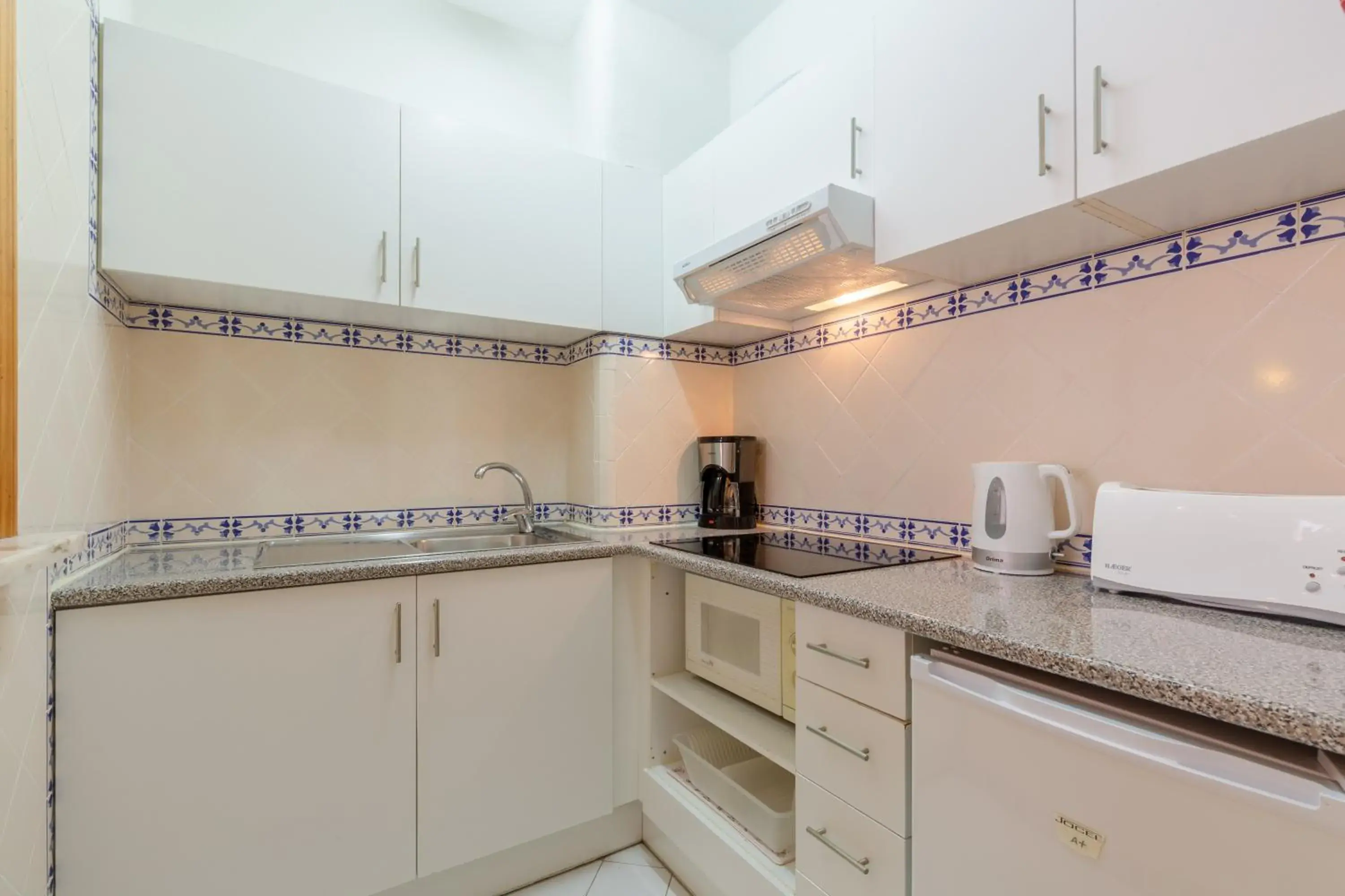 Kitchen or kitchenette, Kitchen/Kitchenette in Luna Clube Oceano