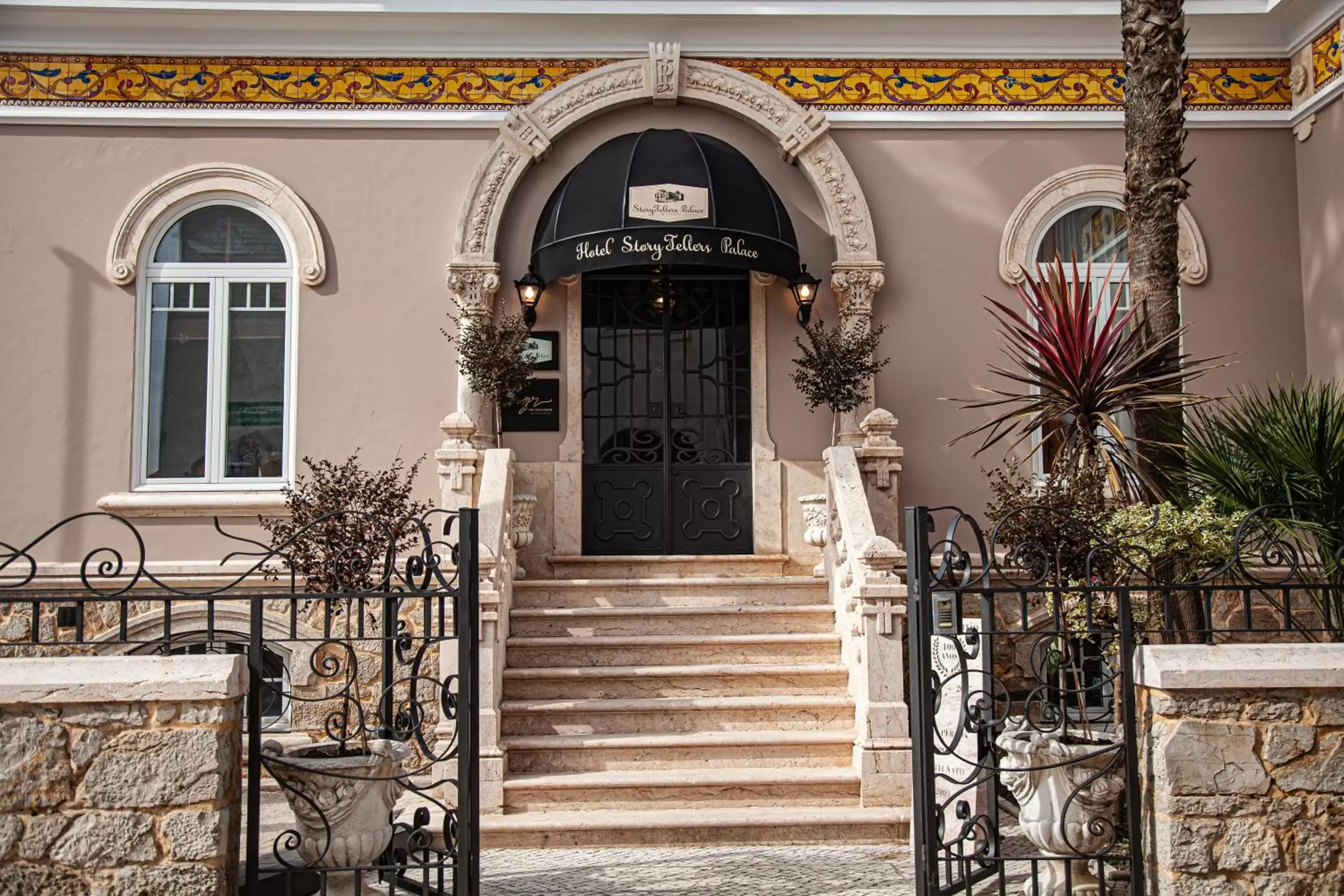 Facade/entrance in Storytellers Palace