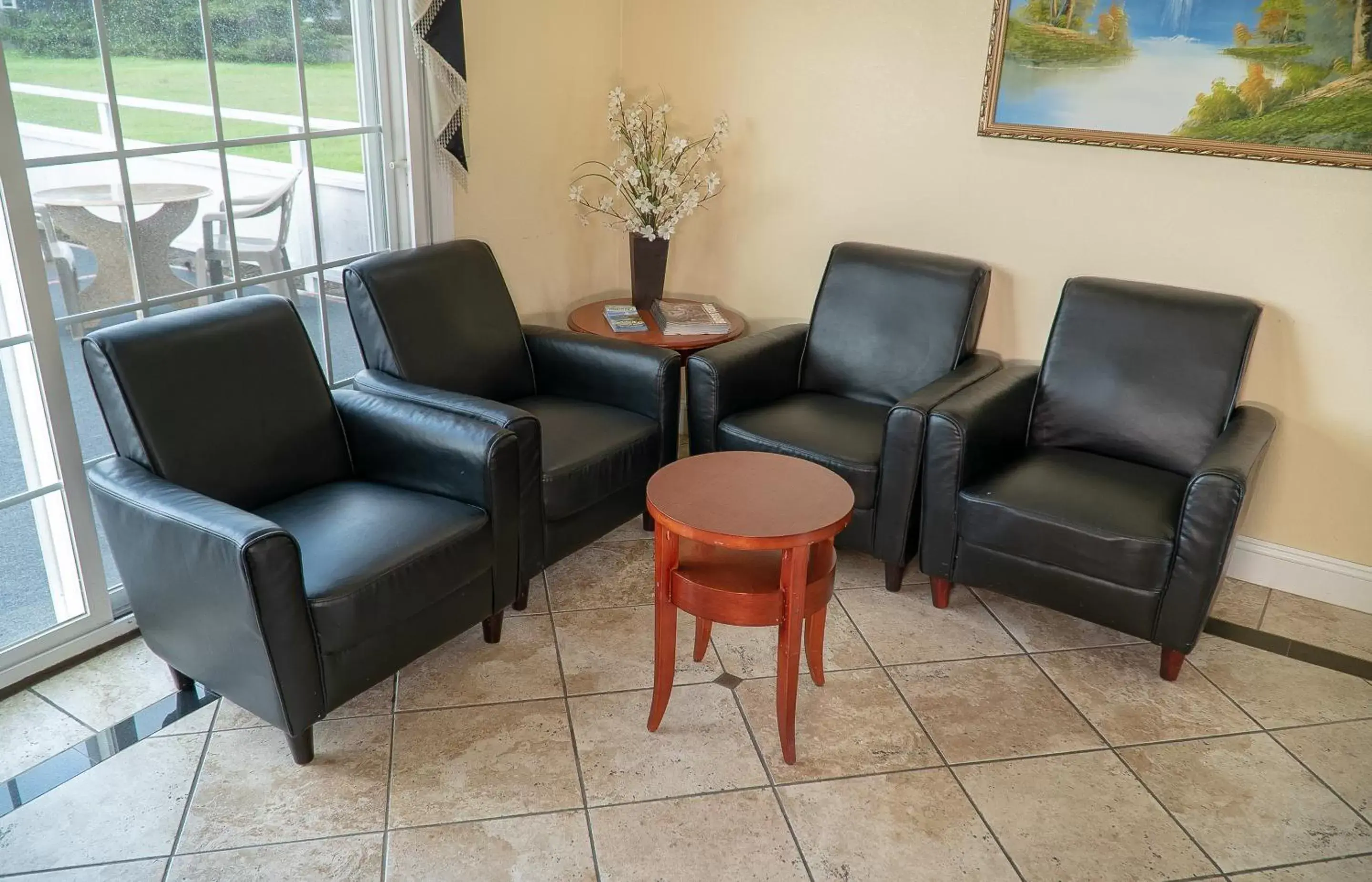 Lobby or reception, Seating Area in Sea Breeze Inn - San Simeon