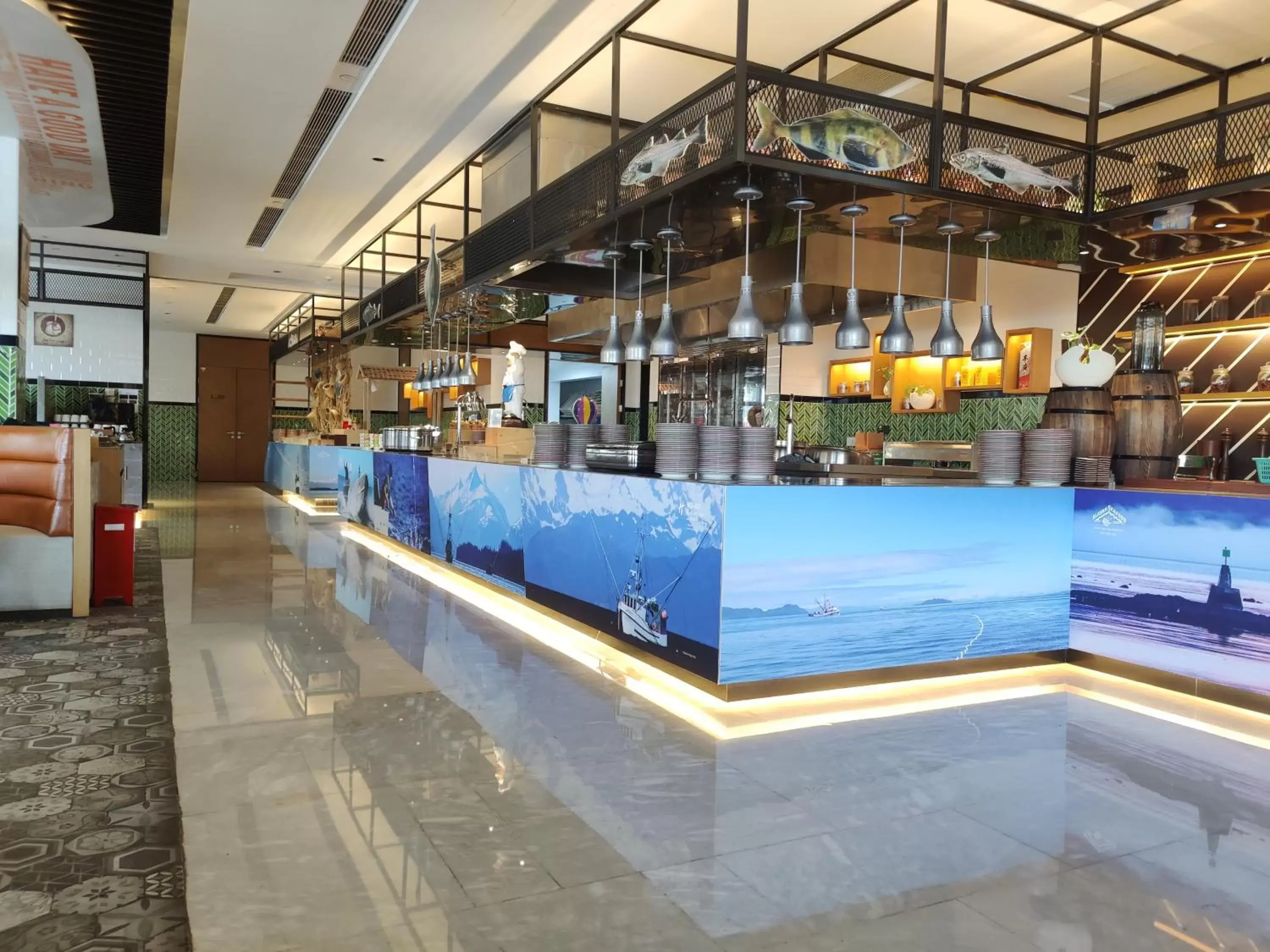 Restaurant/places to eat, Swimming Pool in Holiday Inn Guangzhou South Lake, an IHG Hotel