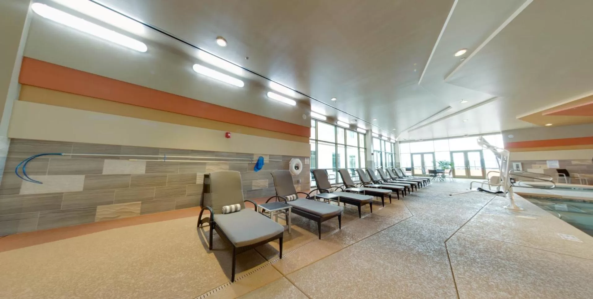 Swimming pool in Cliff Castle Casino Hotel