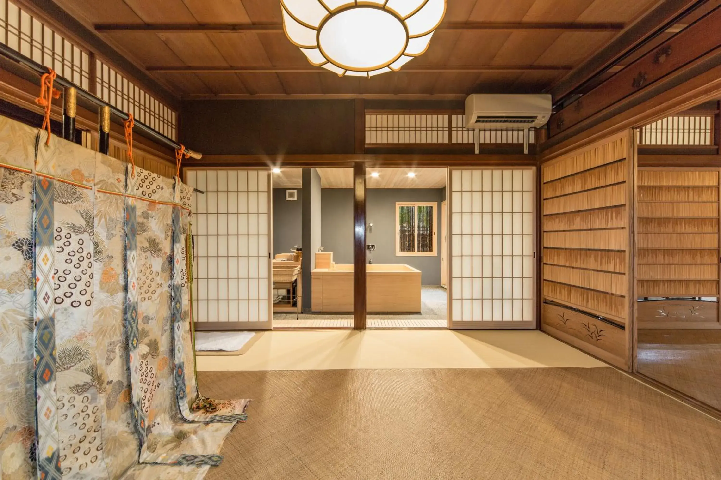 Bathroom in Kyoto Nanzenji Ryokan Yachiyo