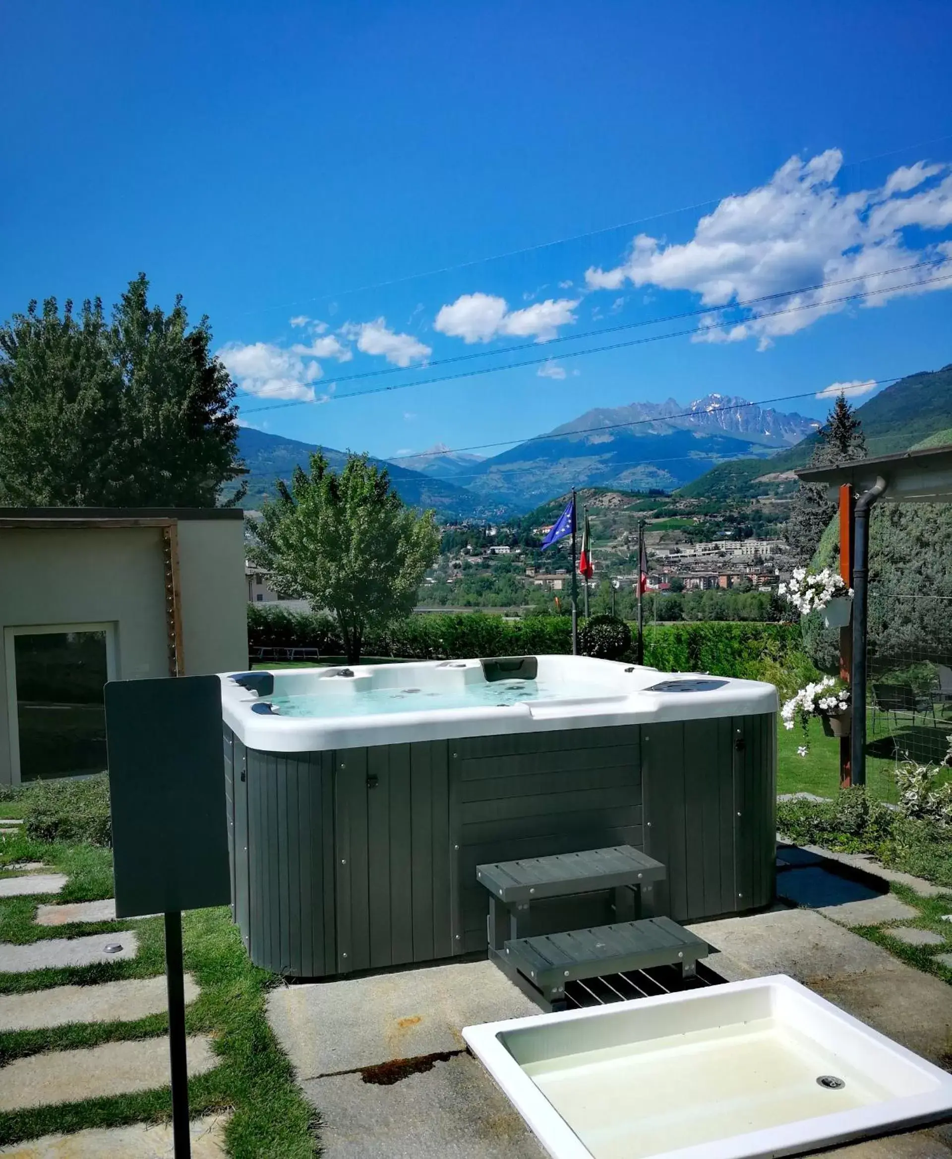 Hot Tub in Hotel Diana Jardin et Spa