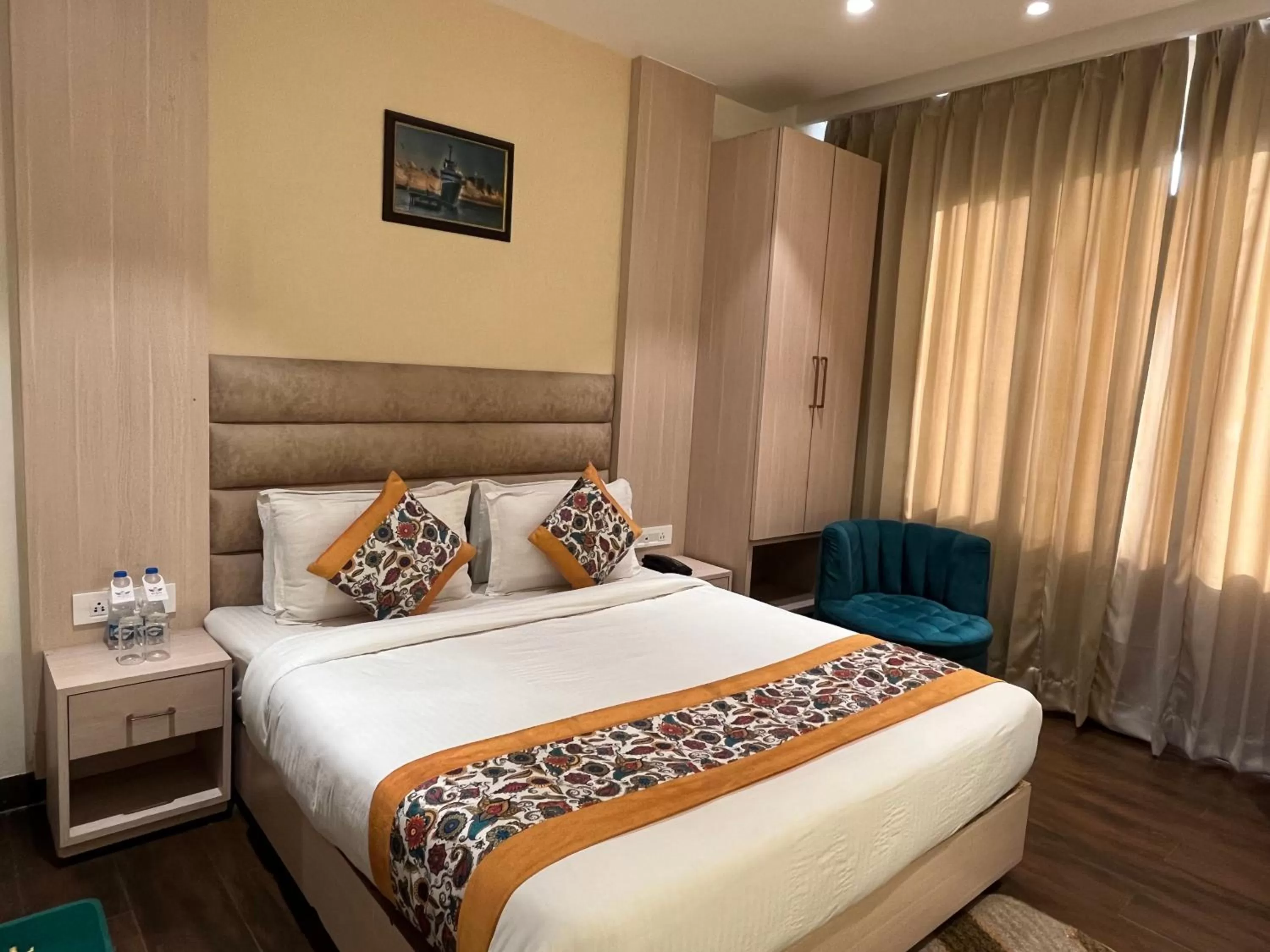 Photo of the whole room, Bed in RRV Hotel