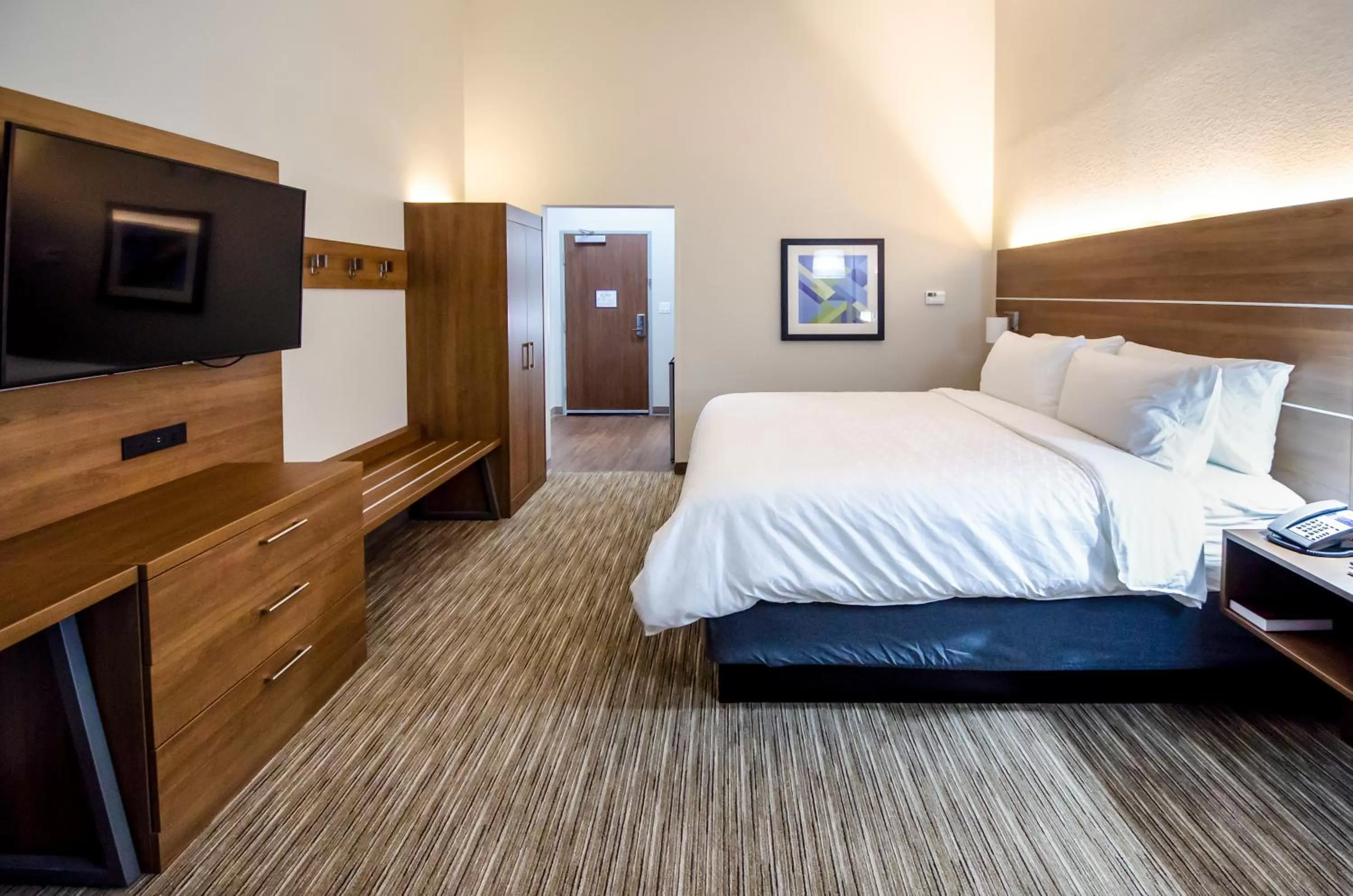 Photo of the whole room, Bed in Holiday Inn Express & Suites Taylor by IHG