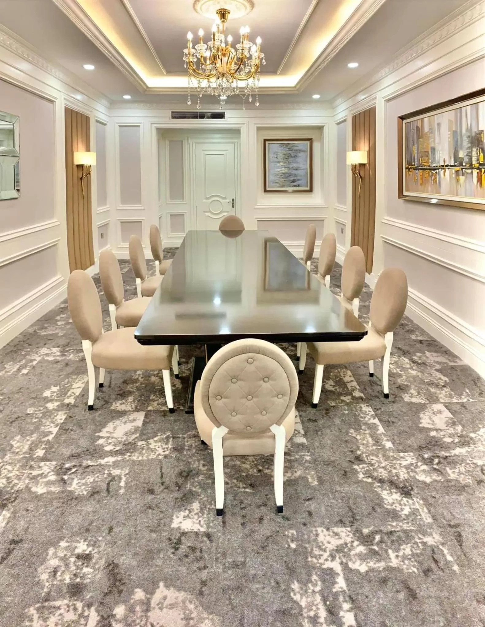 Living room in Muong Thanh Luxury Saigon Hotel