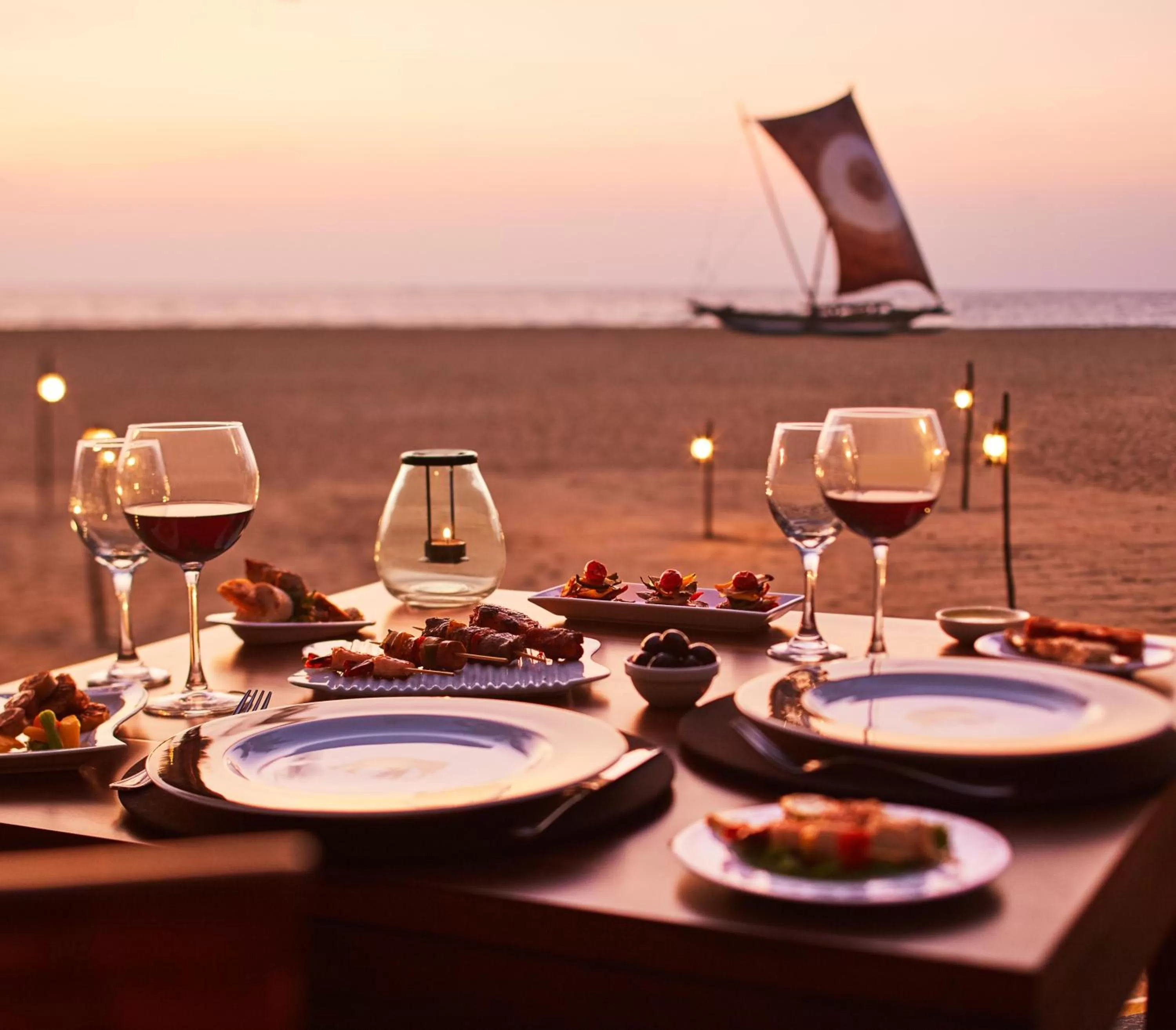 Restaurant/places to eat in Jetwing Beach