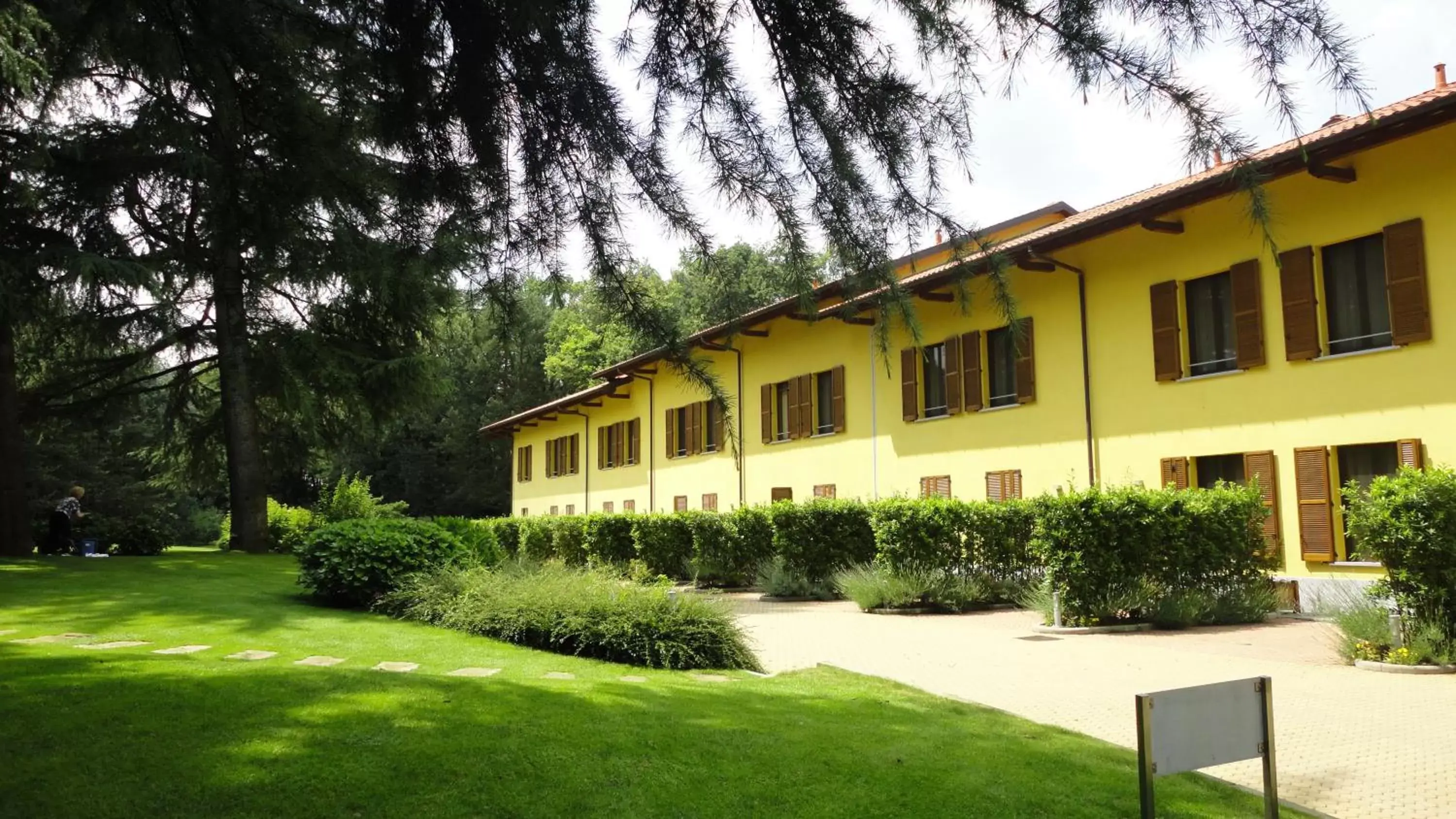 Garden, Property Building in B&B Hotel Malpensa Lago Maggiore