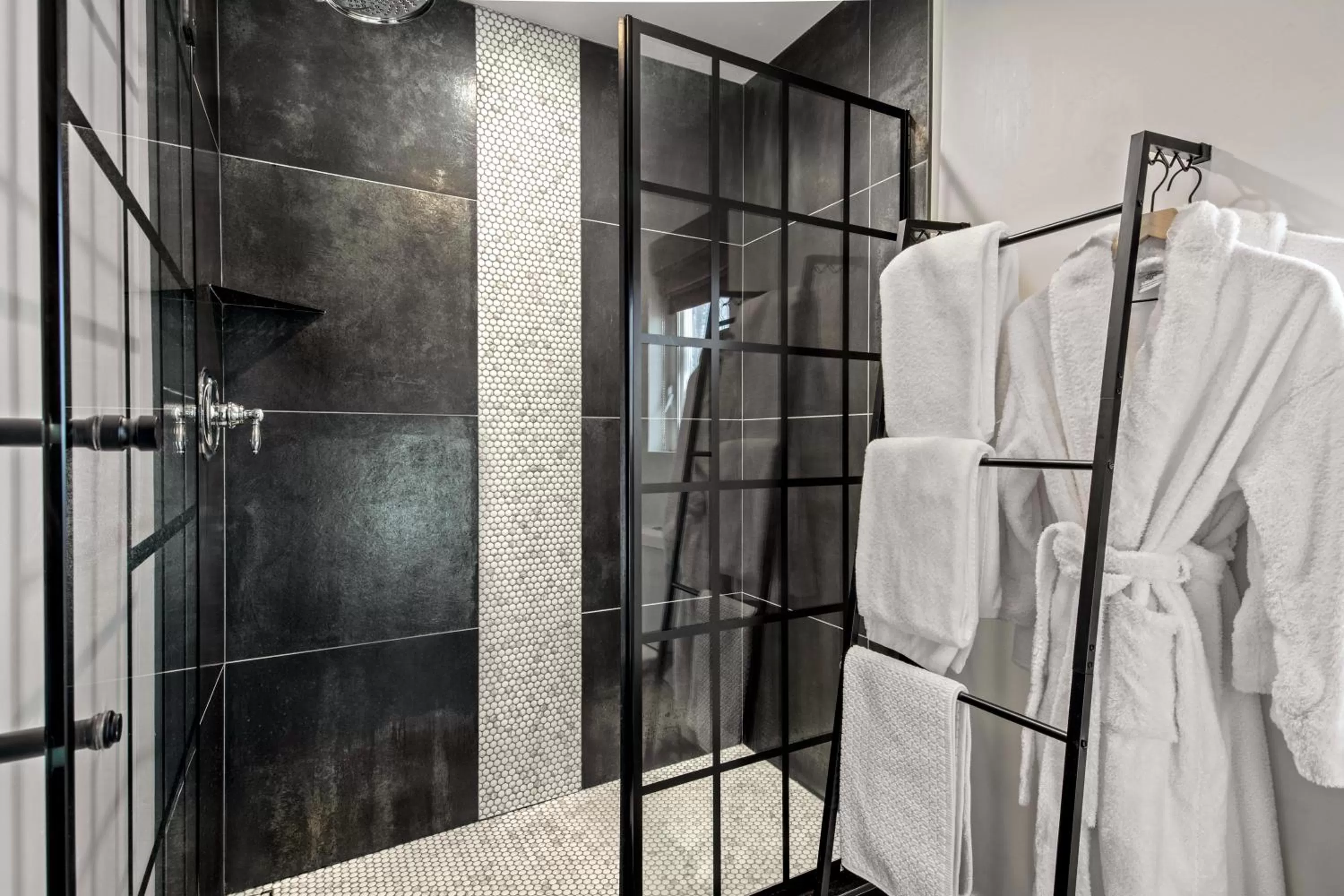 Shower in Bespoke Inn Flagstaff