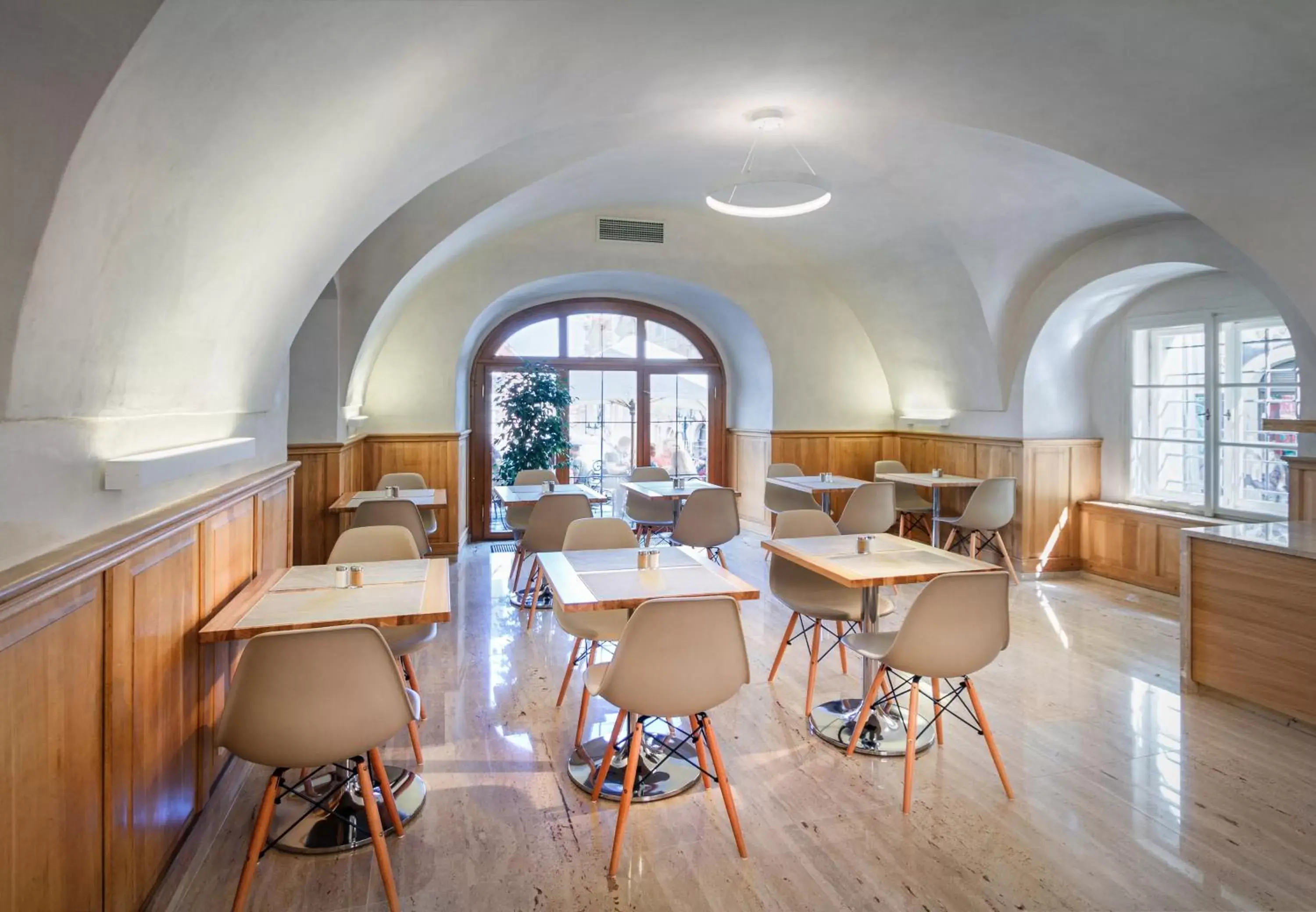 Restaurant/places to eat in Golden Star Restaurant/places to eat in Golden Star