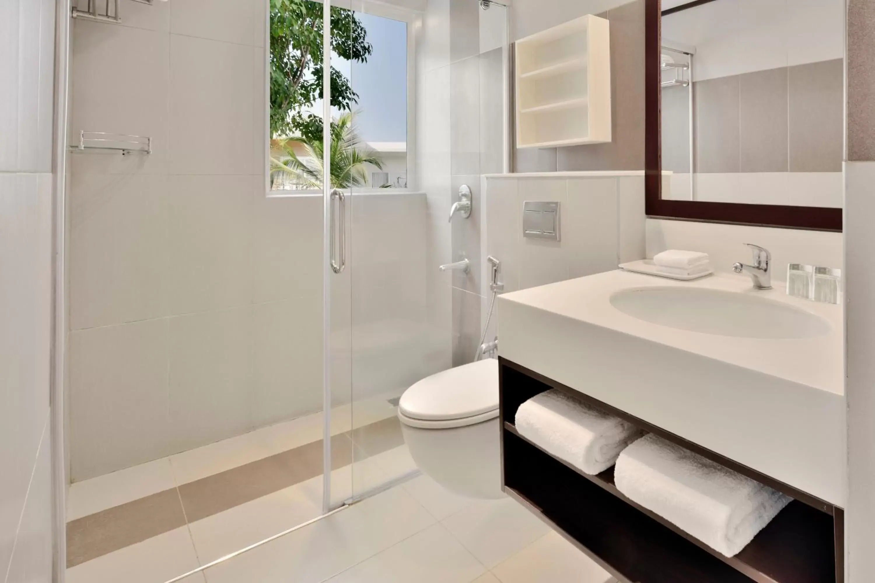 Bathroom in Four Points by Sheraton Mahabalipuram Resort & Convention Center