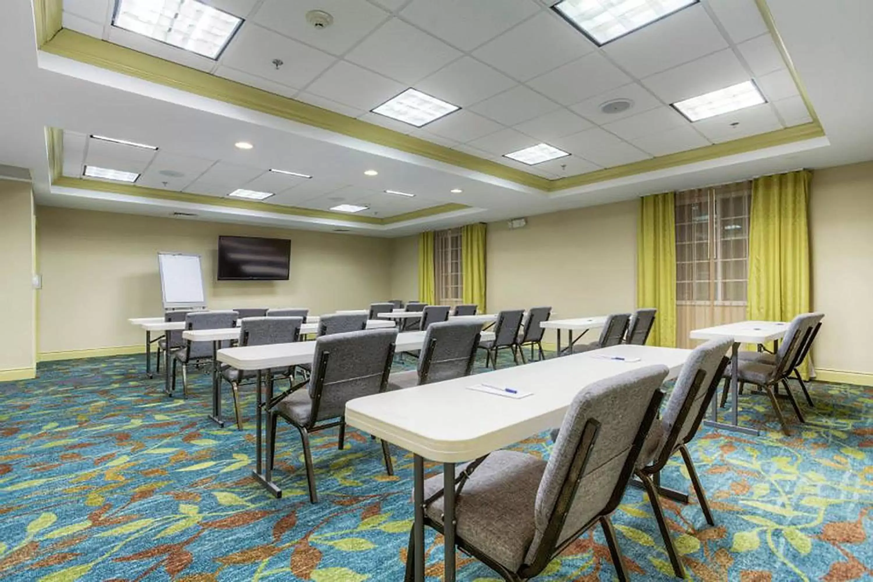 Meeting/conference room in Candlewood Suites - Mooresville Lake Norman, an IHG Hotel