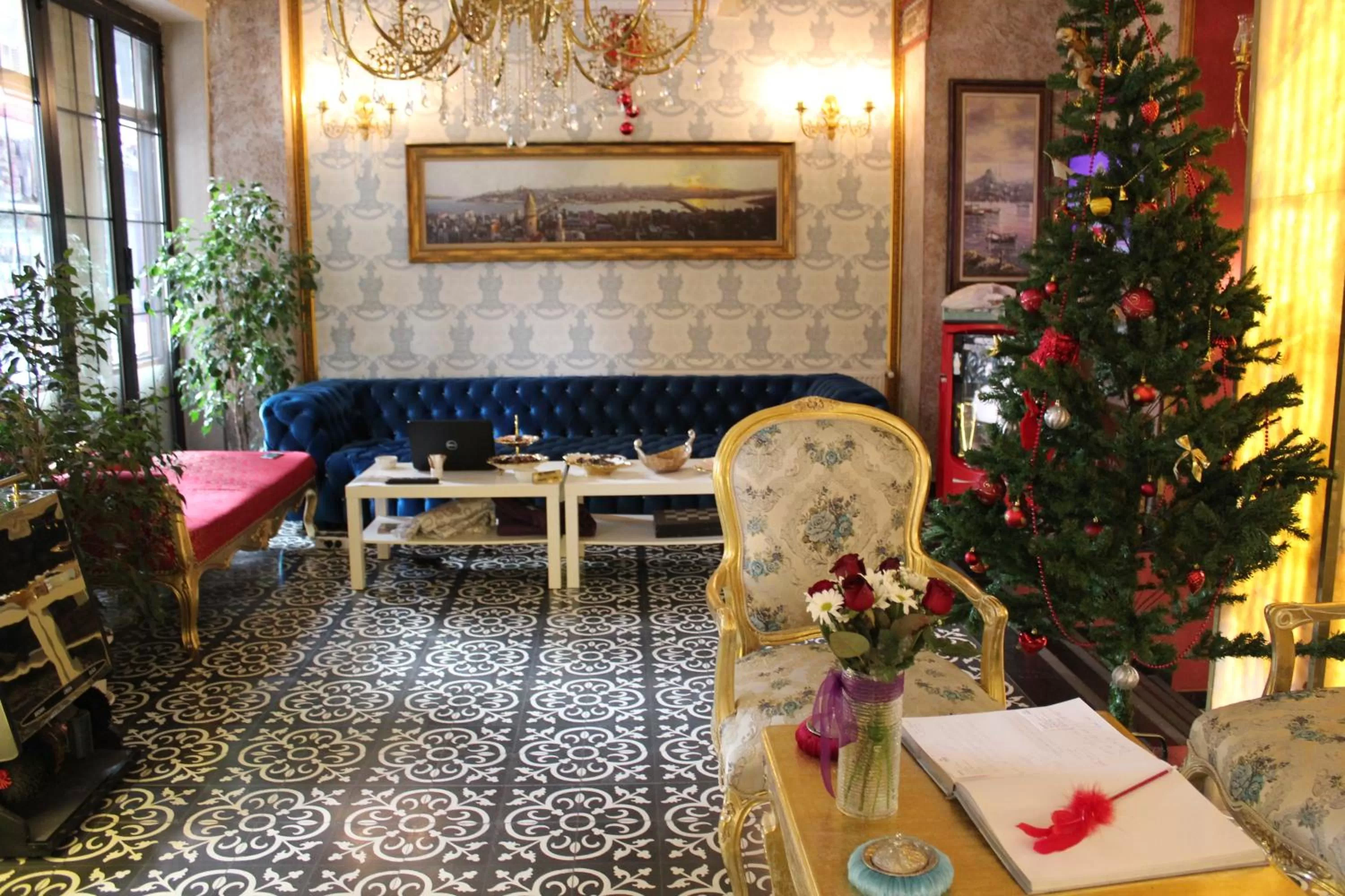 Lobby or reception in Diamond Royal Hotel