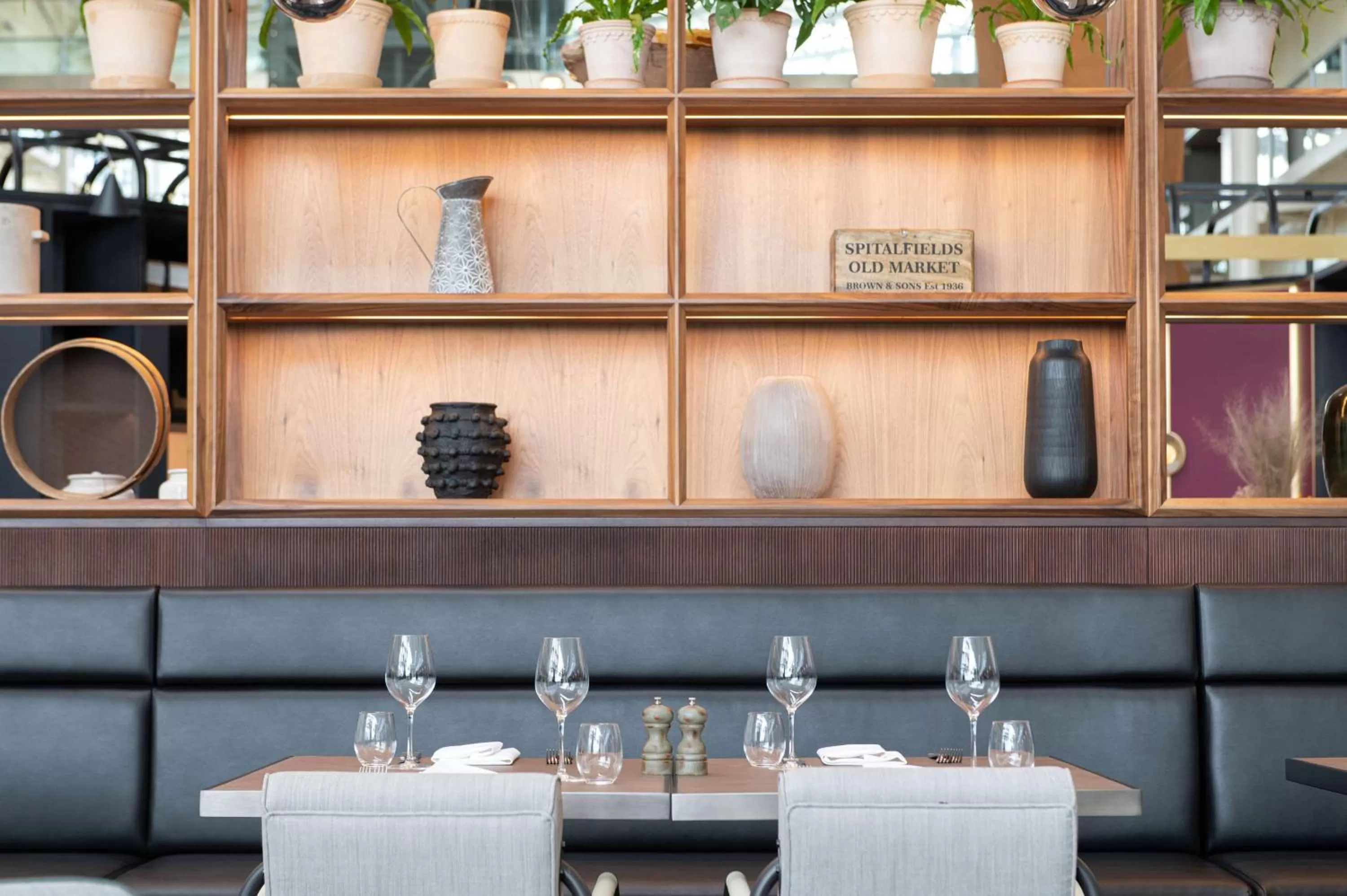 Restaurant/places to eat in Hilton London Heathrow Airport