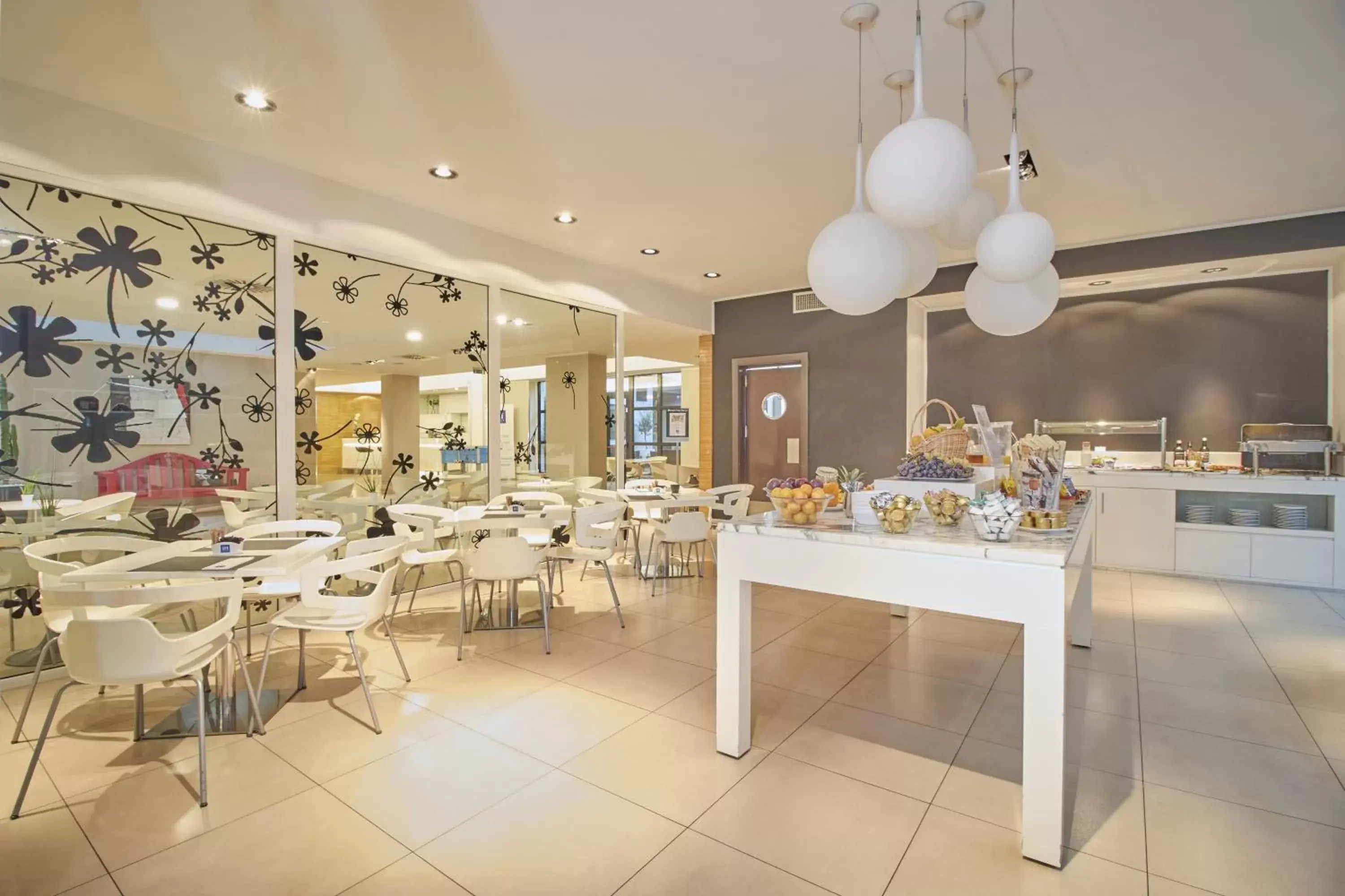 American breakfast, Restaurant/Places to Eat in iH Hotels Milano Watt 13