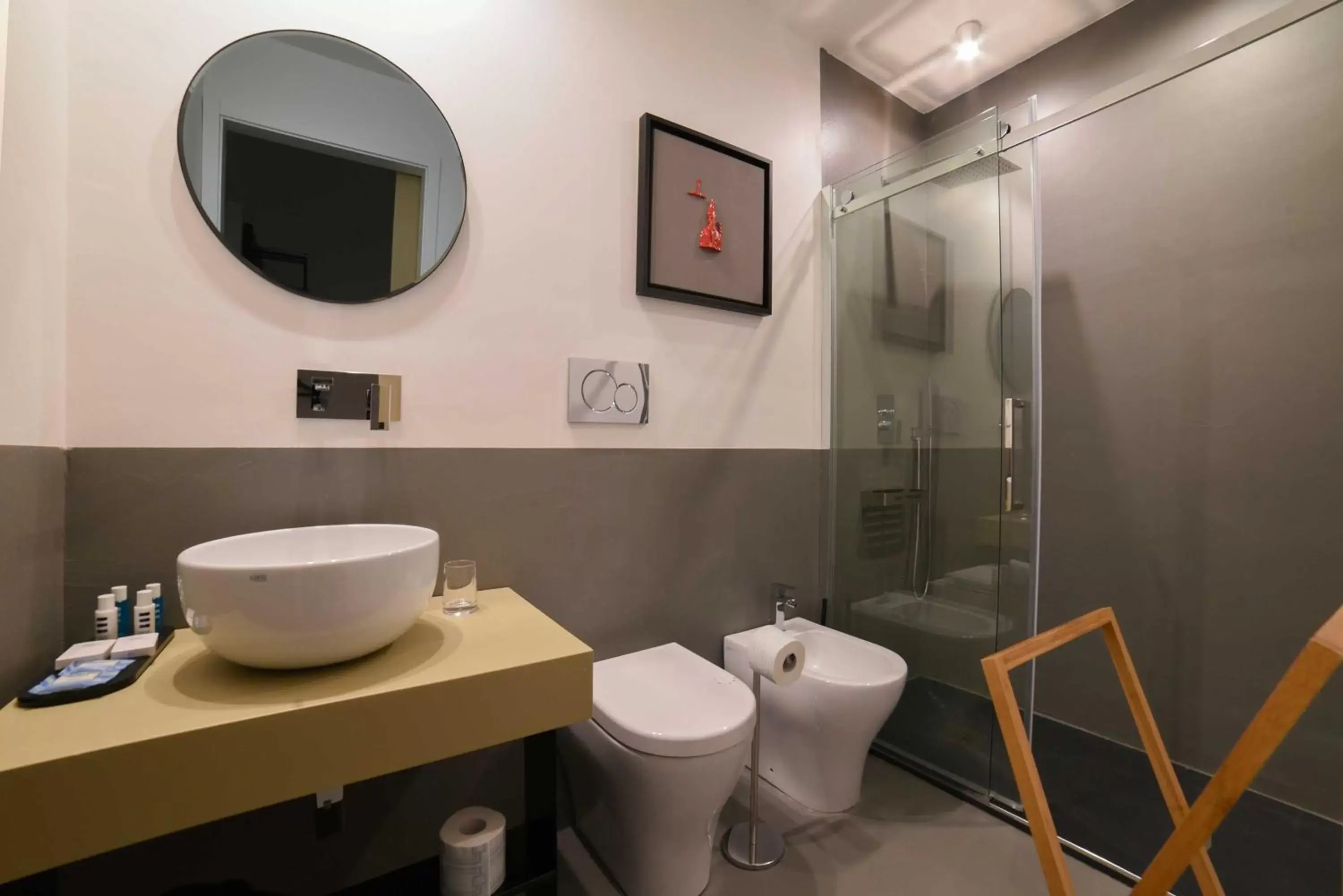 Shower, Bathroom in Le Mummarelle Napoli