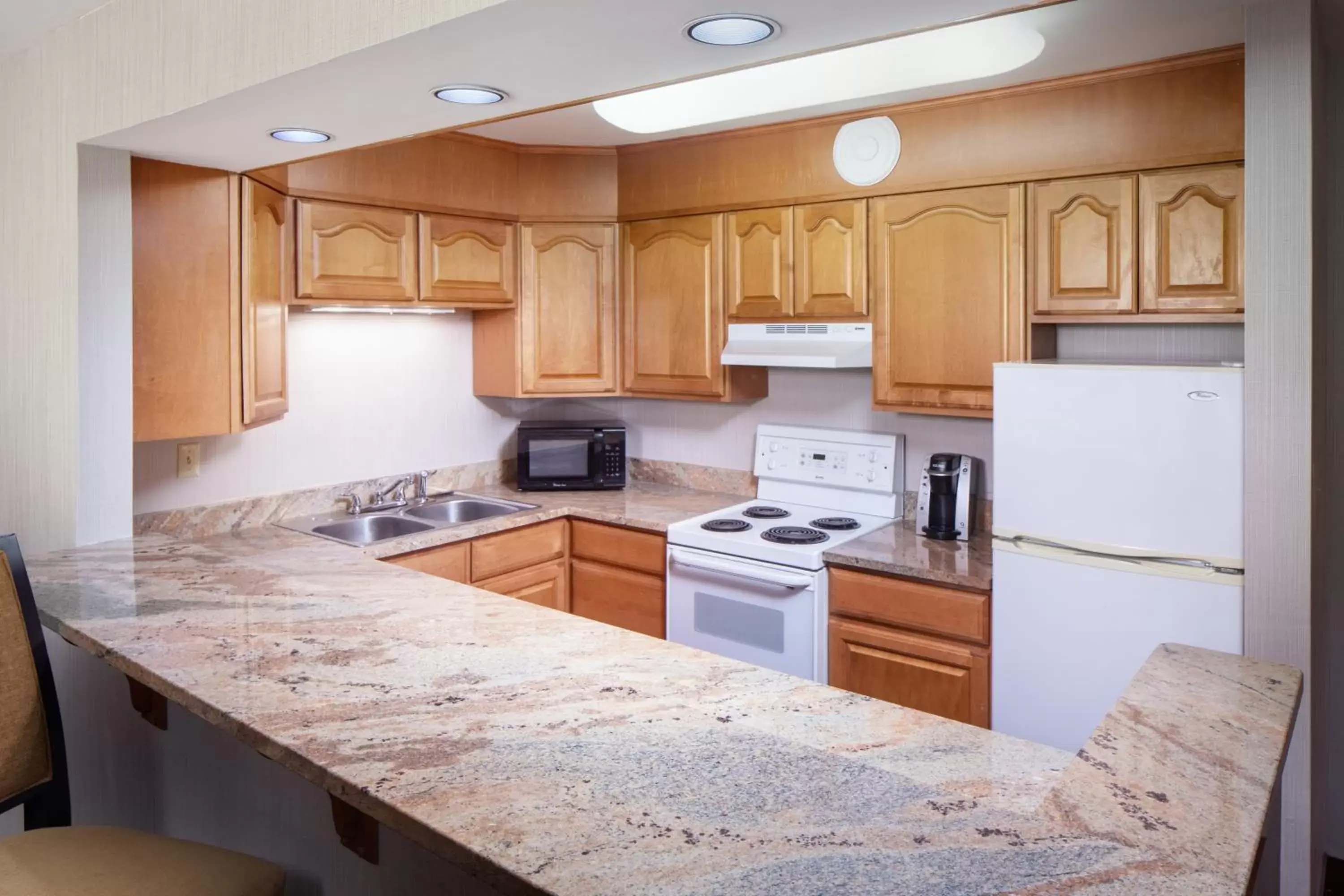 Kitchen or kitchenette, Kitchen/Kitchenette in Holiday Inn Charlottesville-Monticello, an IHG Hotel