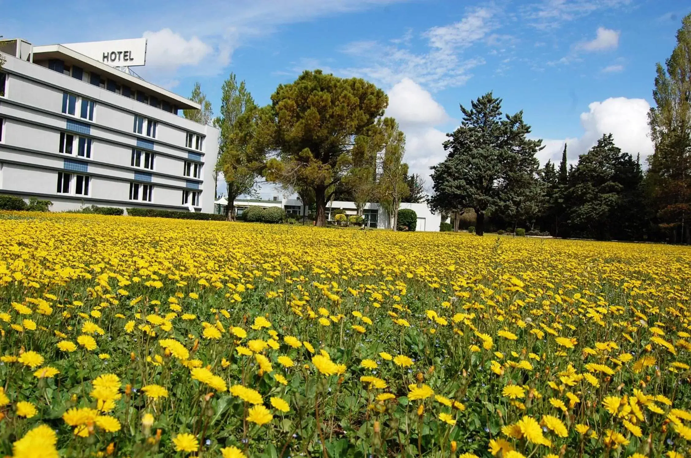 Garden view, Property Building in ibis Styles Marseille Aéroport