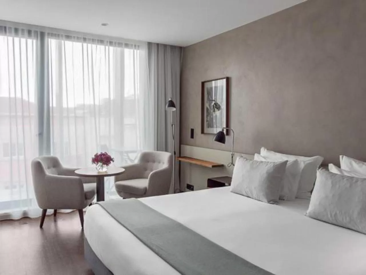 Toilet, Bed in Lux Lisboa Park