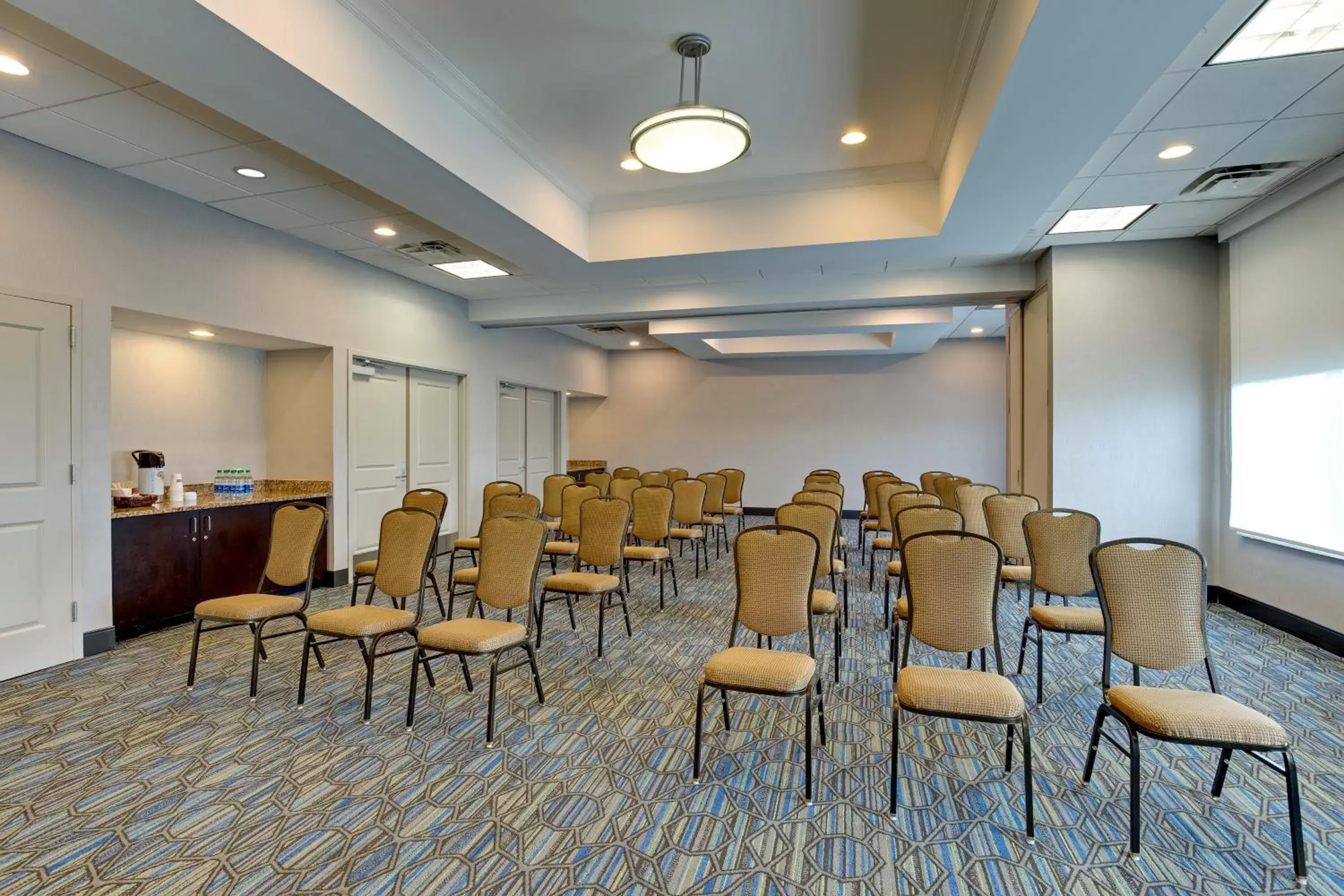Meeting/conference room in Holiday Inn Express Nashville-Opryland, an IHG Hotel