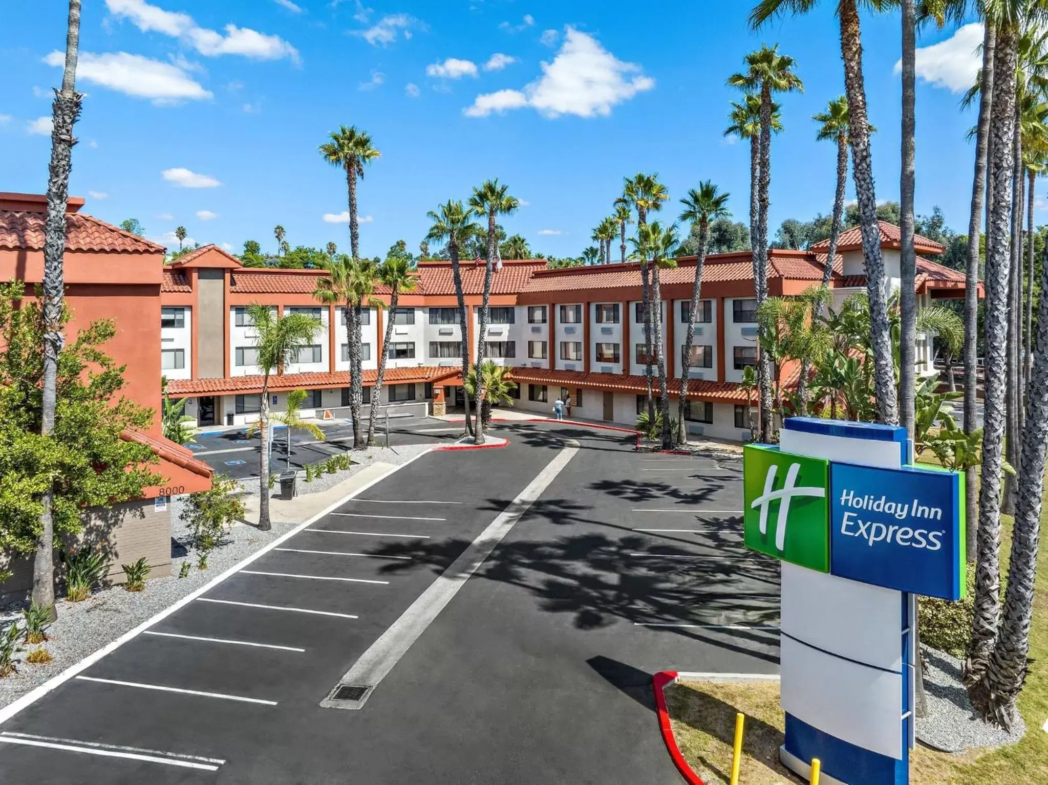 Property building in Holiday Inn Express San Diego - La Mesa, an IHG Hotel