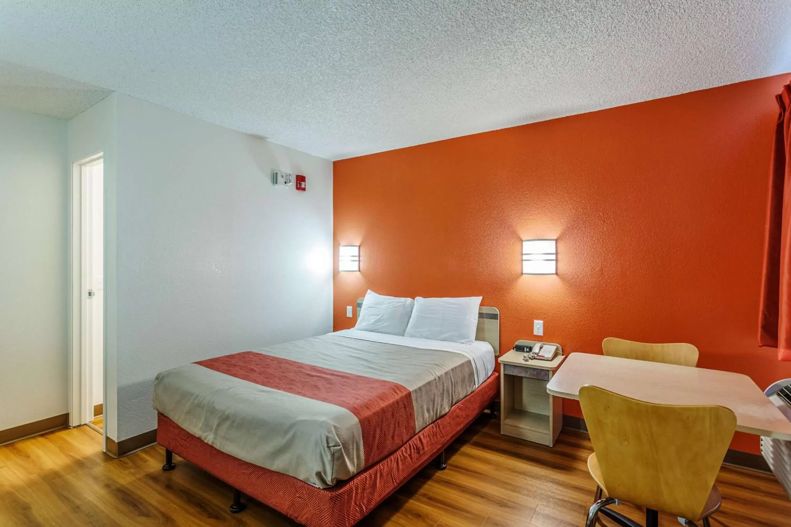 TV and multimedia, Room Photo in Motel 6-Richland, WA