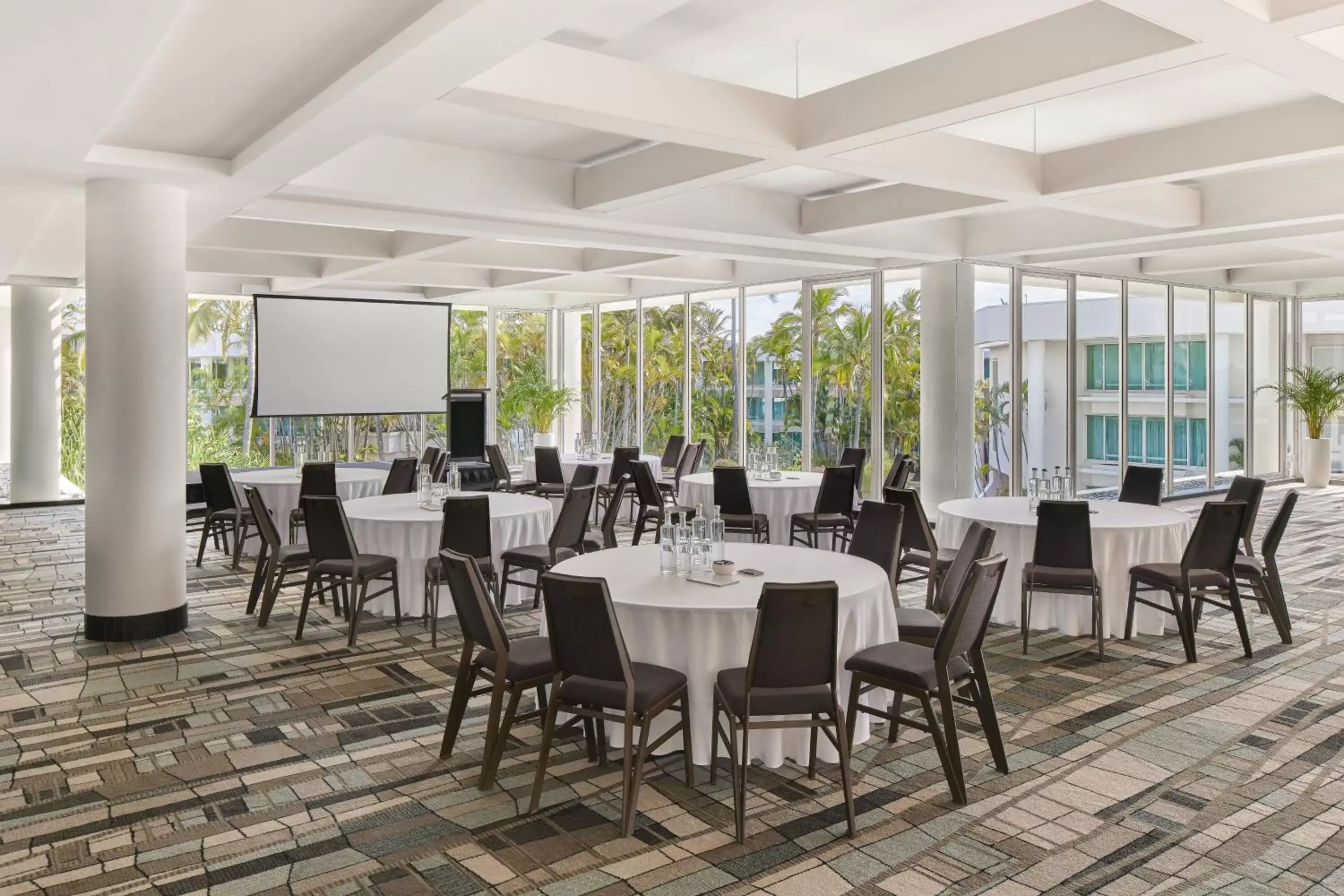 Meeting/conference room, Restaurant/Places to Eat in Sheraton Grand Mirage Resort Gold Coast