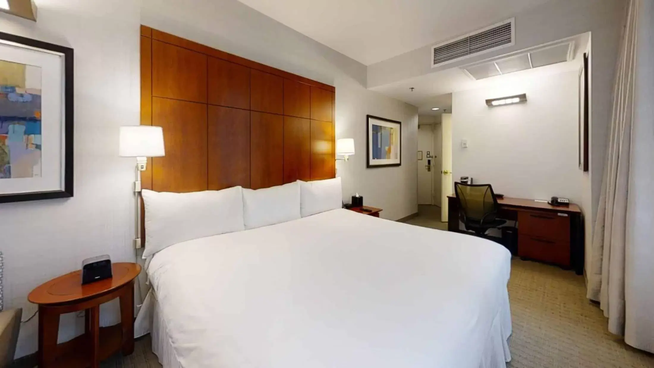 Bed in Central Loop Hotel