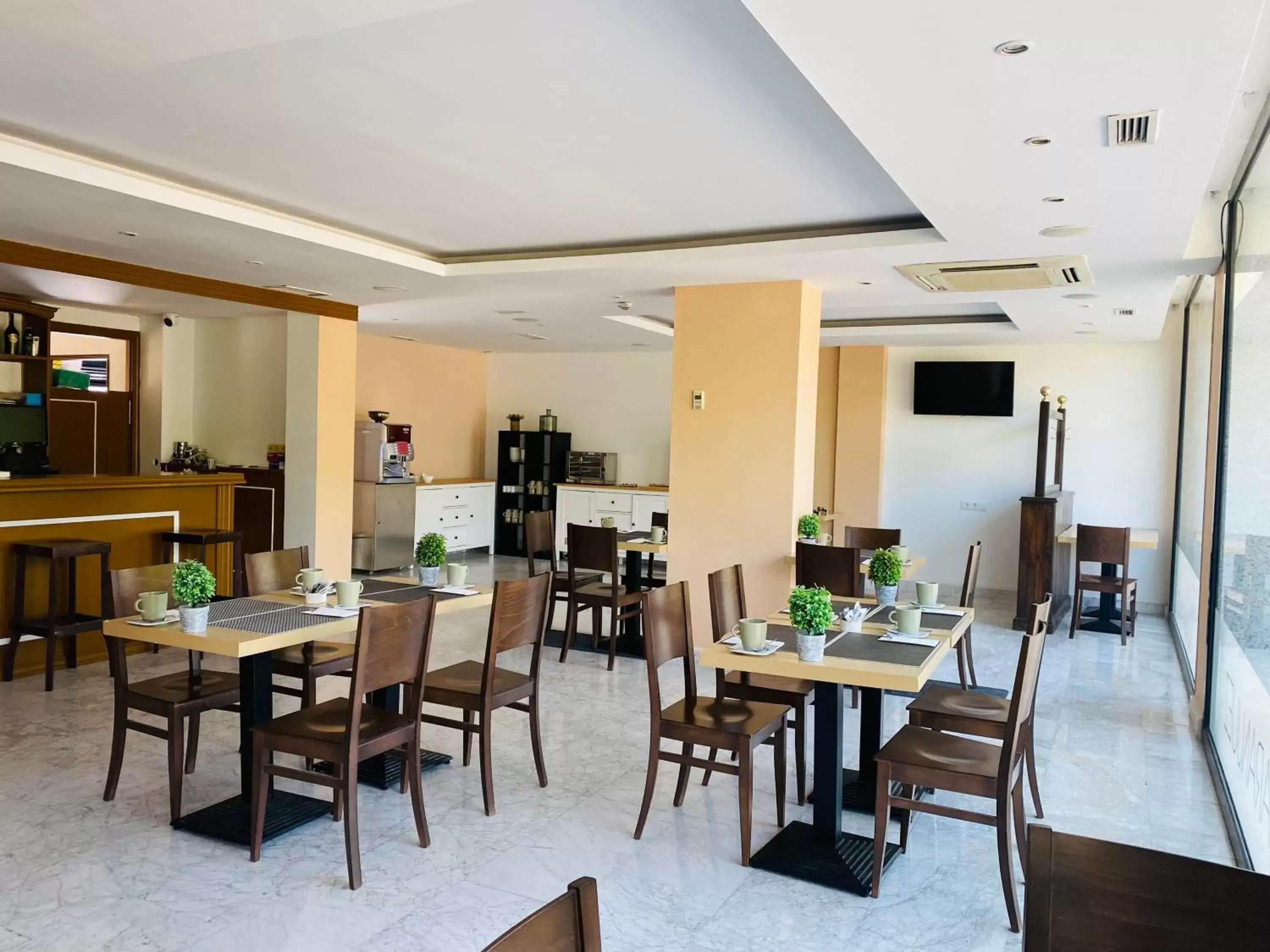 Breakfast, Restaurant/Places to Eat in Hotel Equo Aranjuez