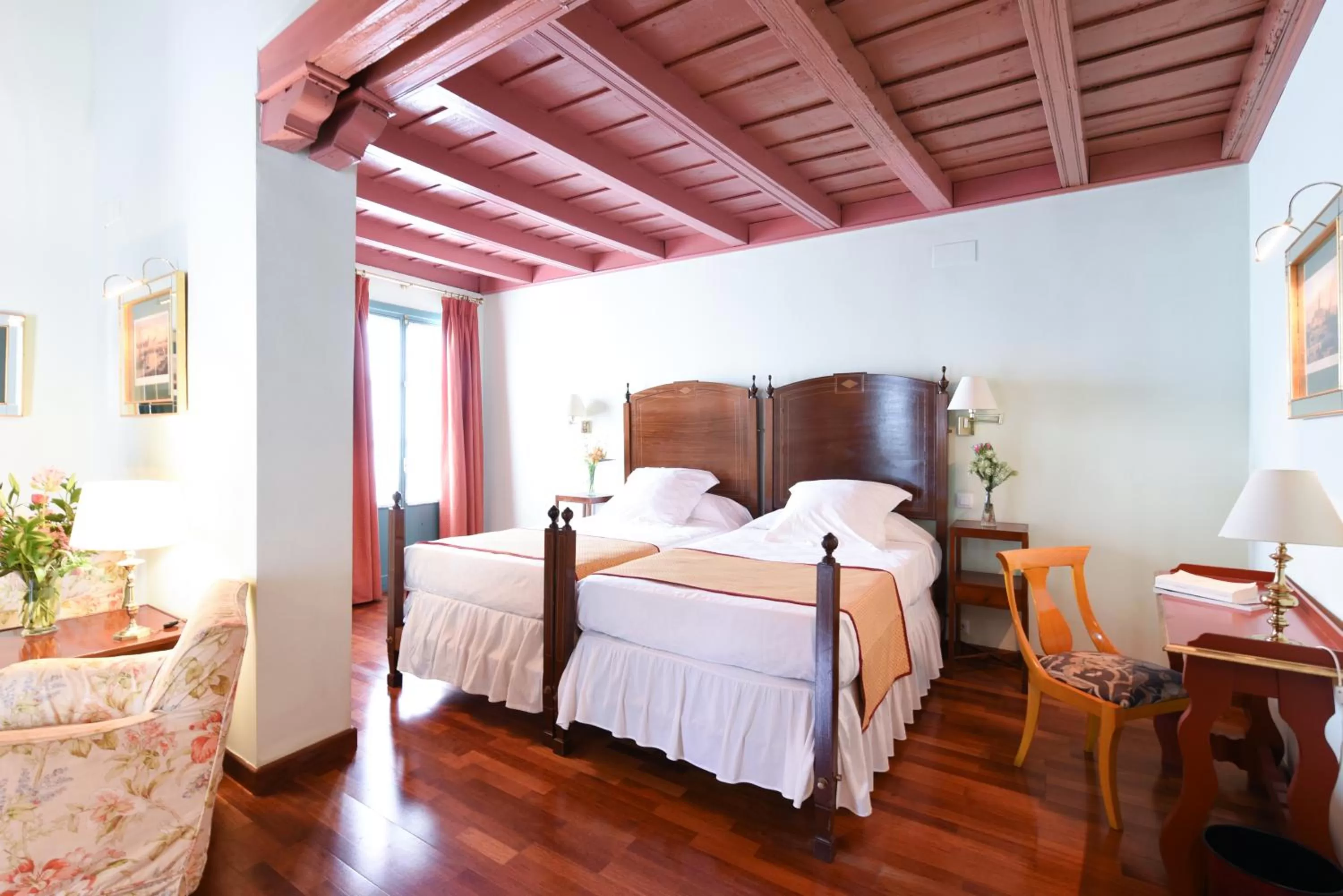 Bed in Hotel Las Casas de la Judería