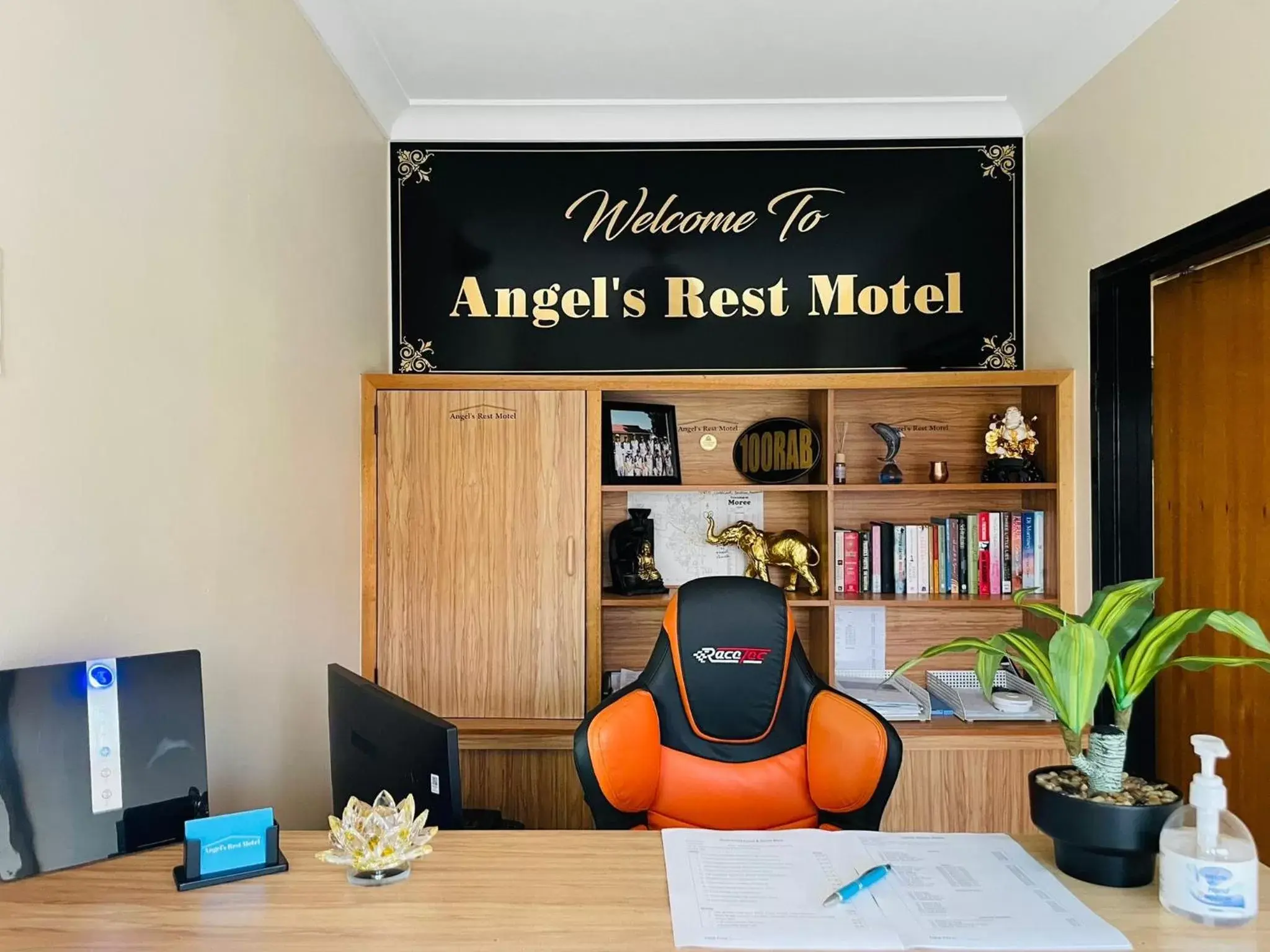 Lobby or reception in Angel's Rest Motel