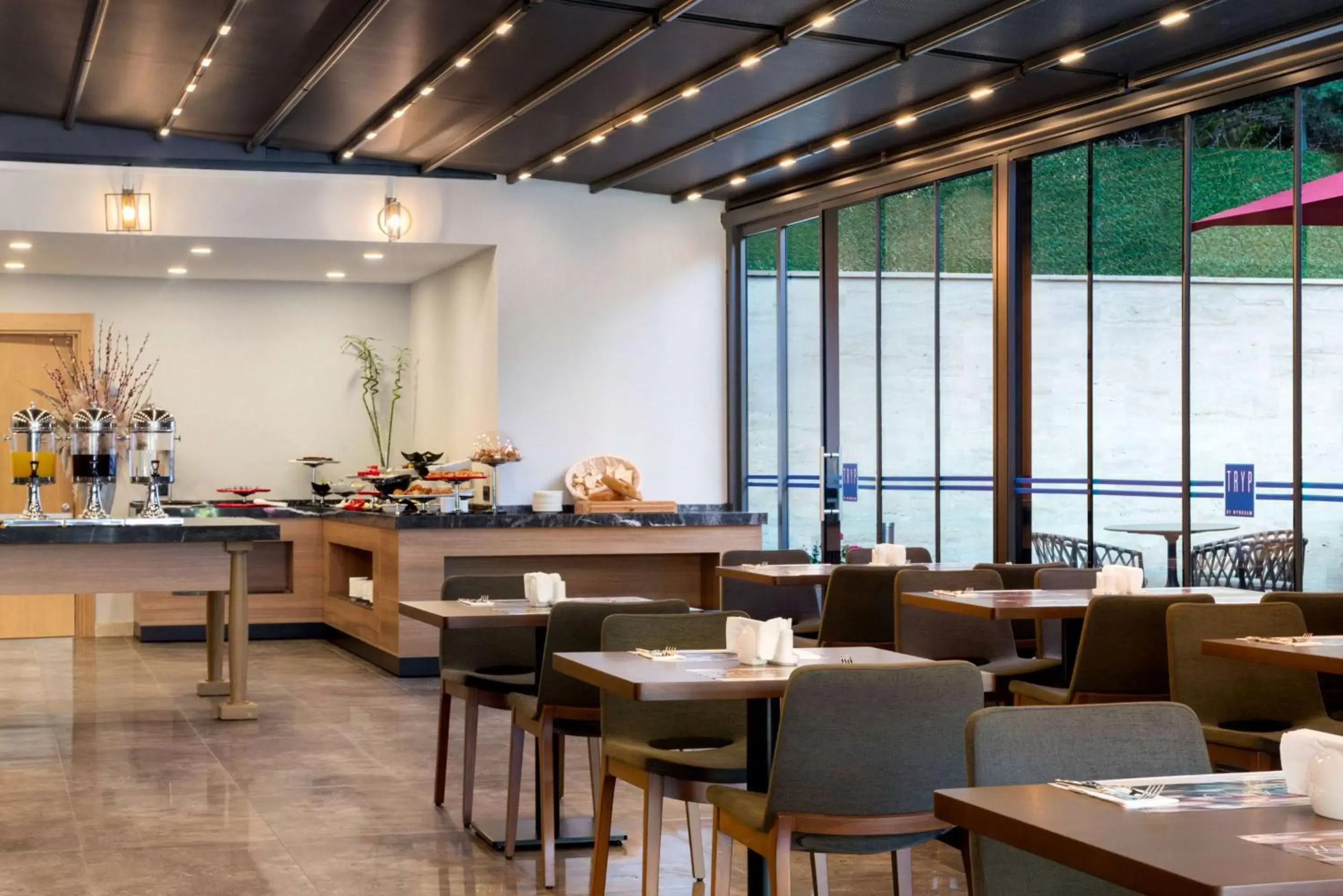 Breakfast, Restaurant/Places to Eat in Tryp by Wyndham Istanbul Atasehir