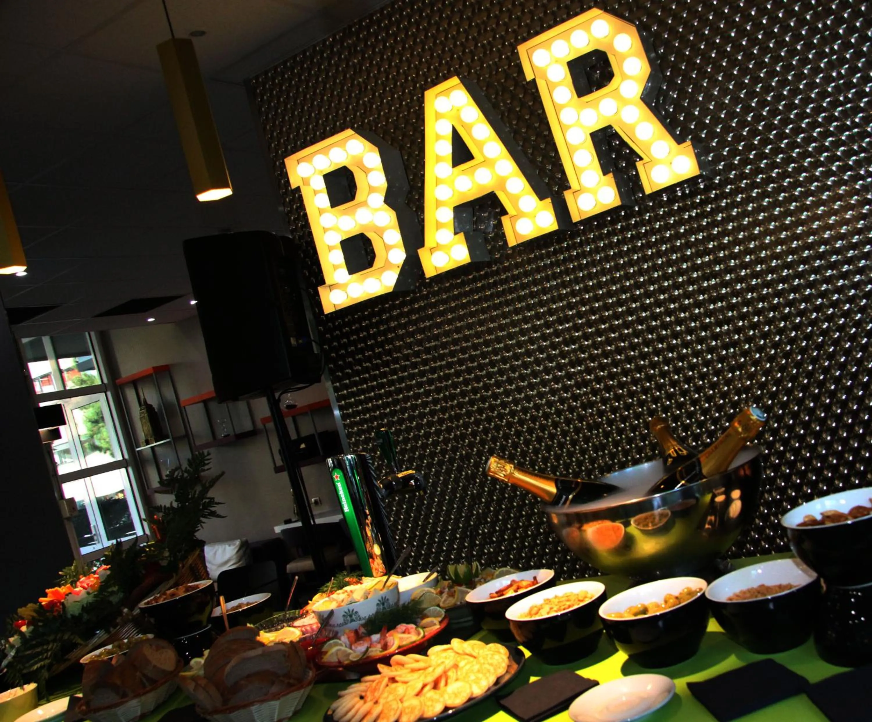 Lounge or bar in ibis Styles Antony Paris Sud