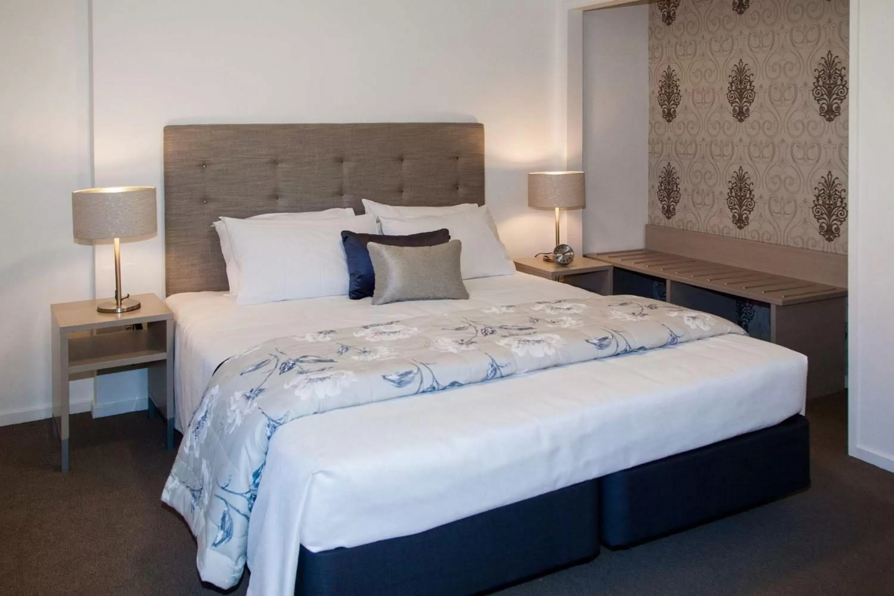 Bedroom, Bed in Aria on Bank Bedroom, Bed in Aria on Bank