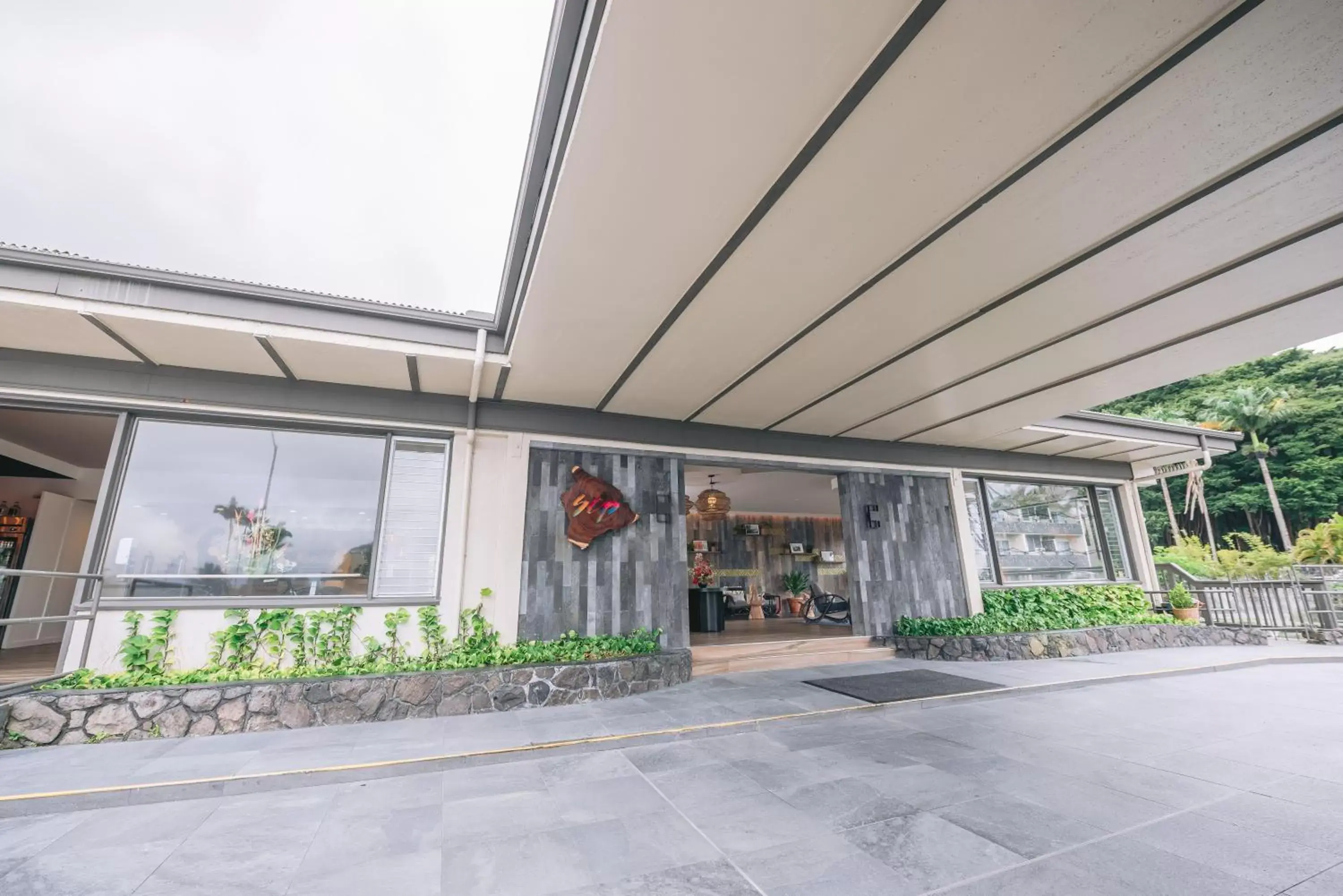 Facade/entrance in SCP Hilo Hotel Facade/entrance in SCP Hilo Hotel