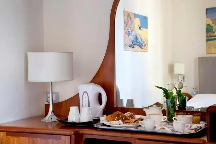 Coffee/tea facilities in Hotel Villa Luisa