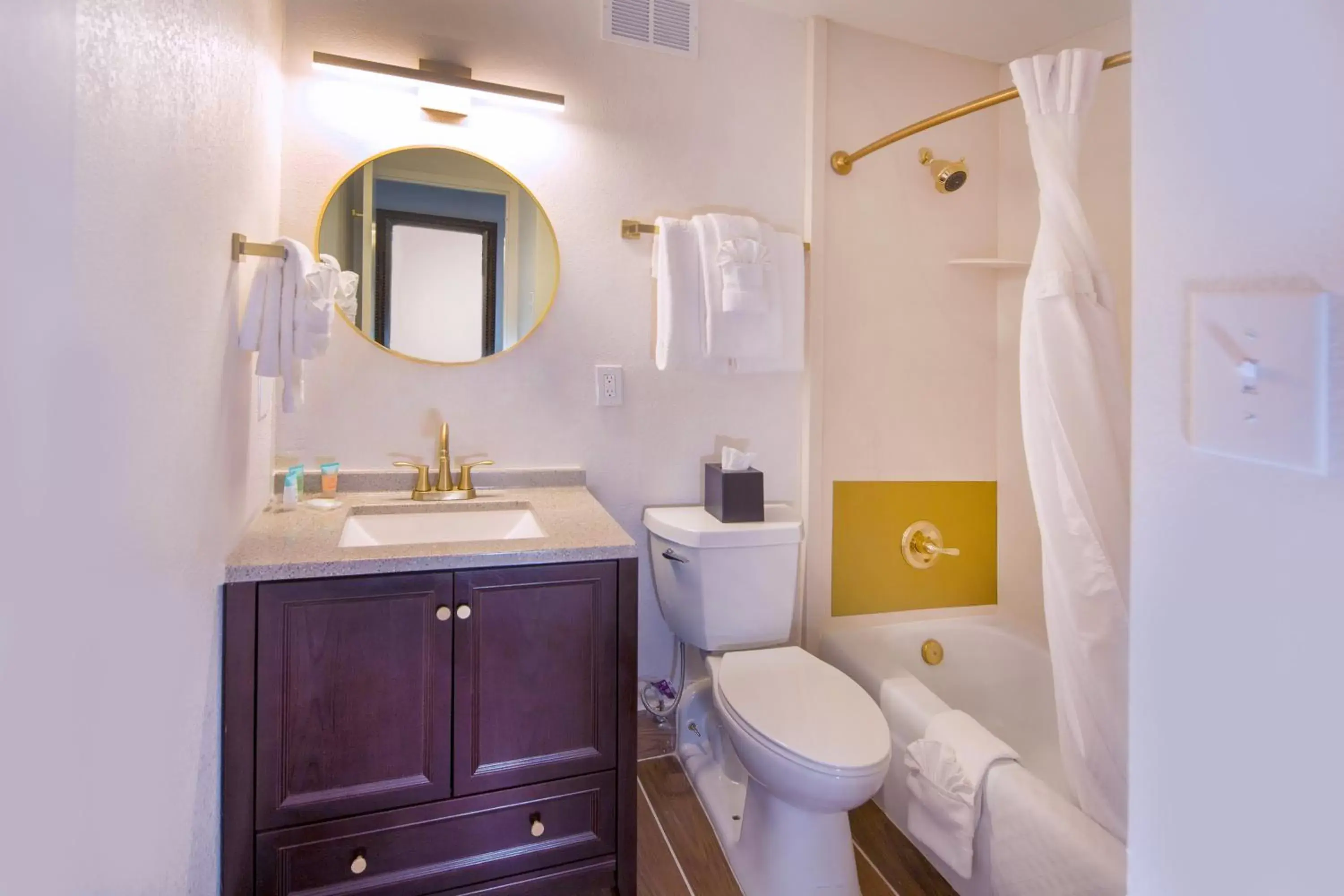 Bathroom in Historic Whispering Woods Hotel & Conference Center