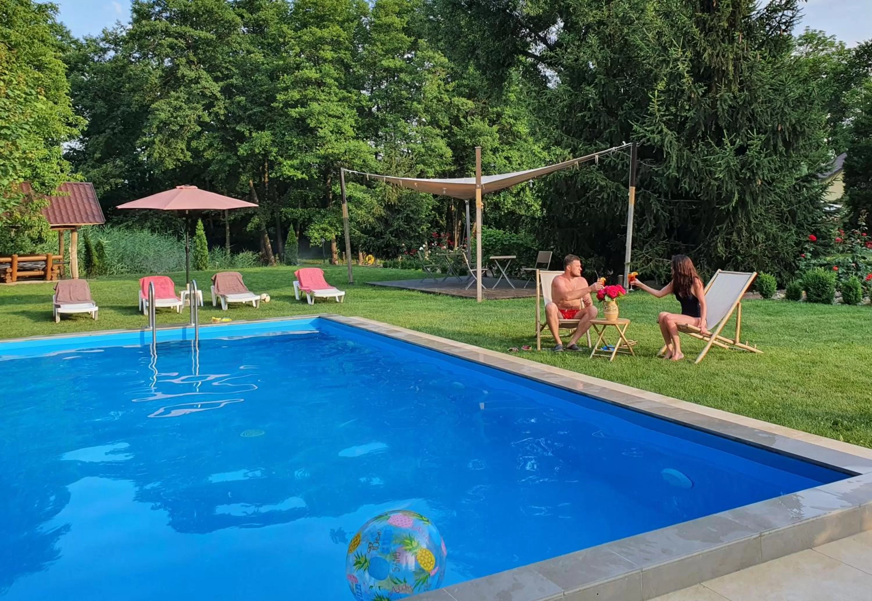 Swimming pool in Slavyanskiy Club