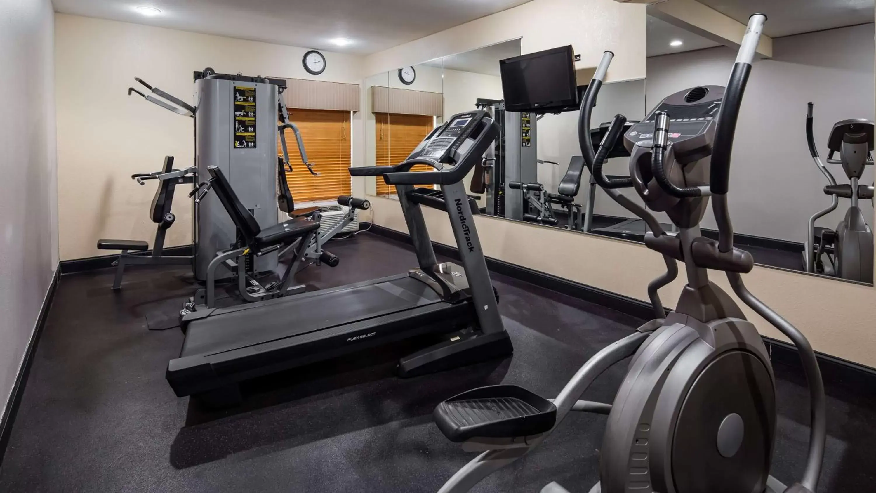 Fitness centre/facilities, Fitness Center/Facilities in Best Western Plus Kansas City Airport - KCI East