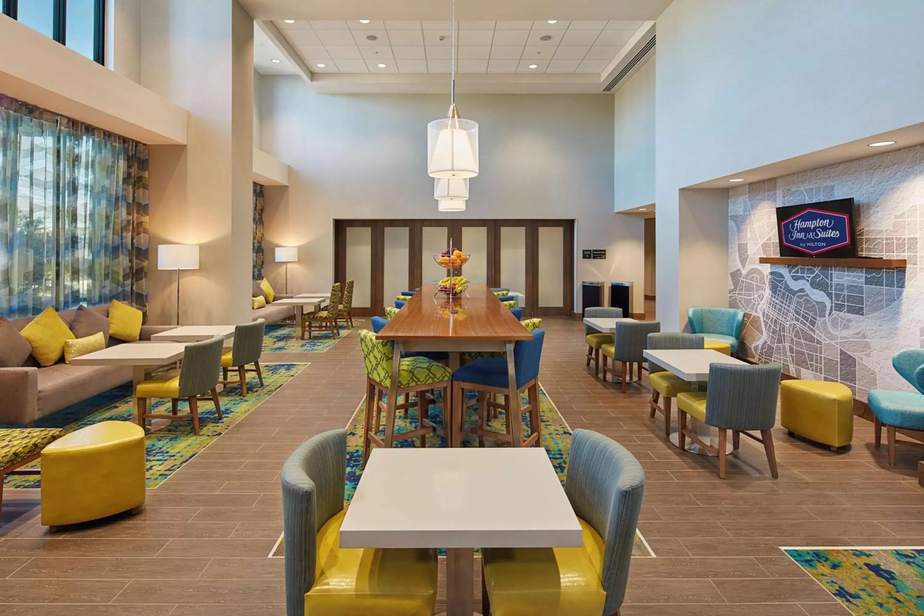 Lobby or reception, Restaurant/Places to Eat in Hampton Inn & Suites Sacramento at CSUS