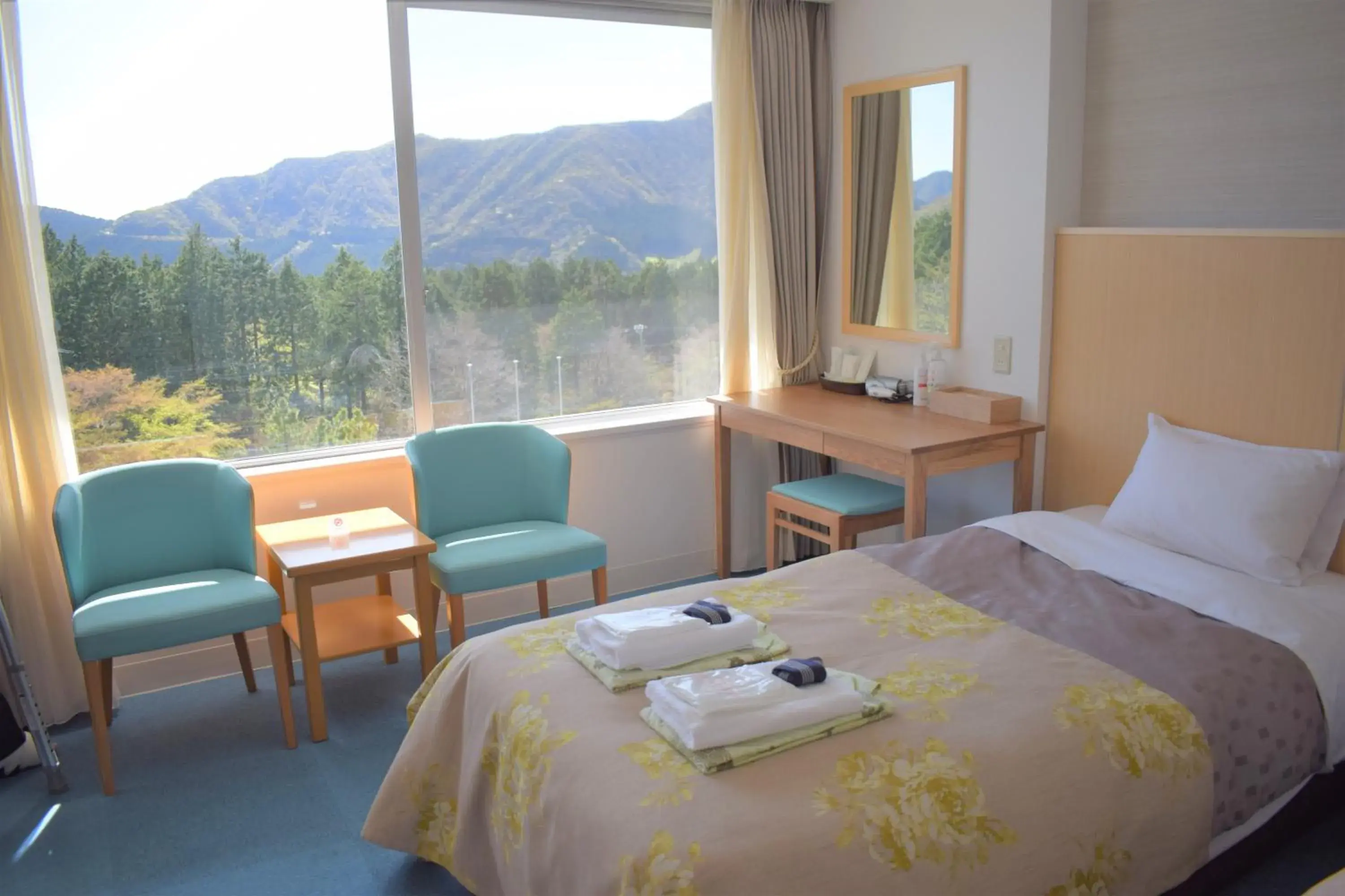 Mountain View in Hotel Kagetsuen