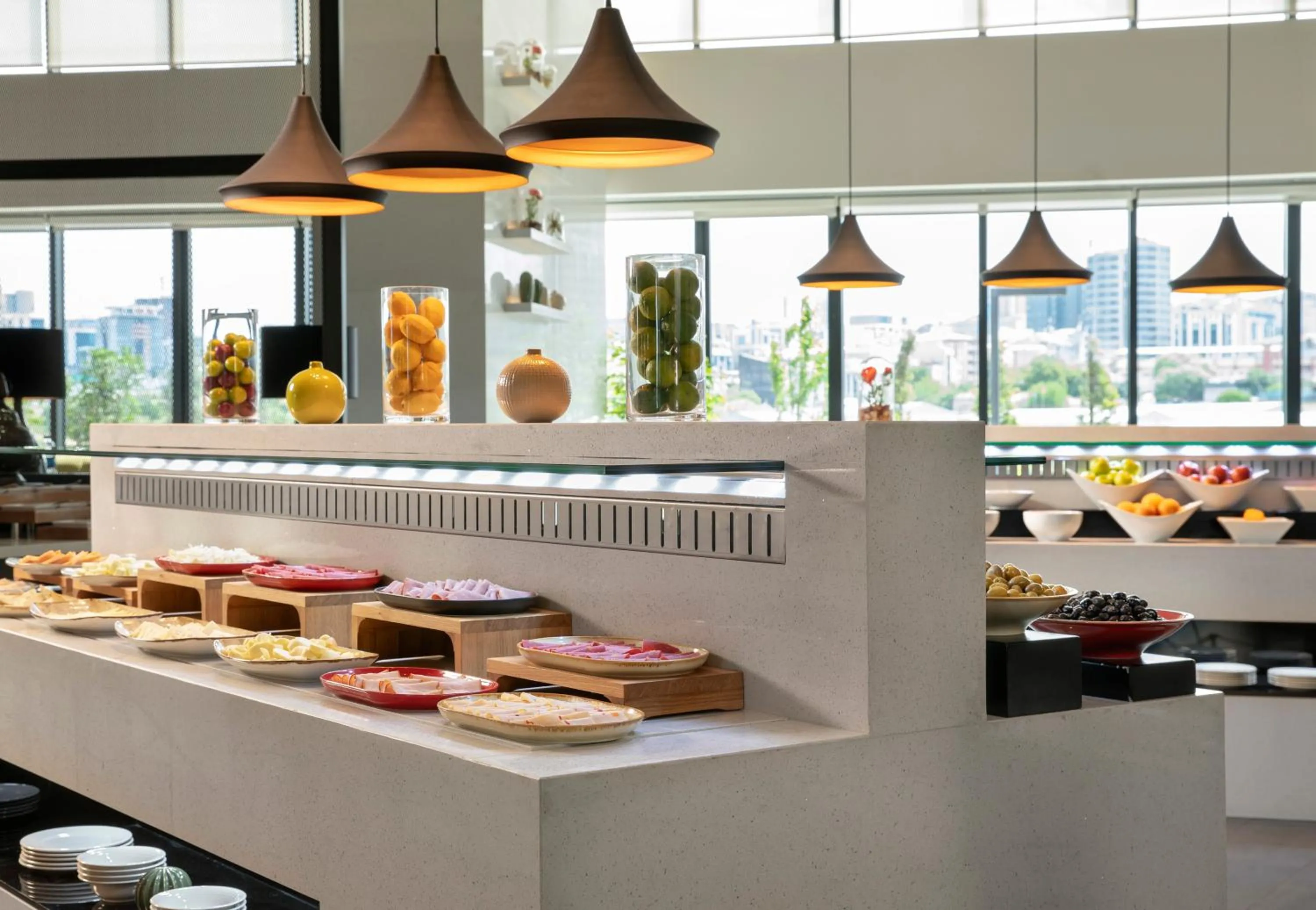 Food and drinks in Centro Westside by Rotana