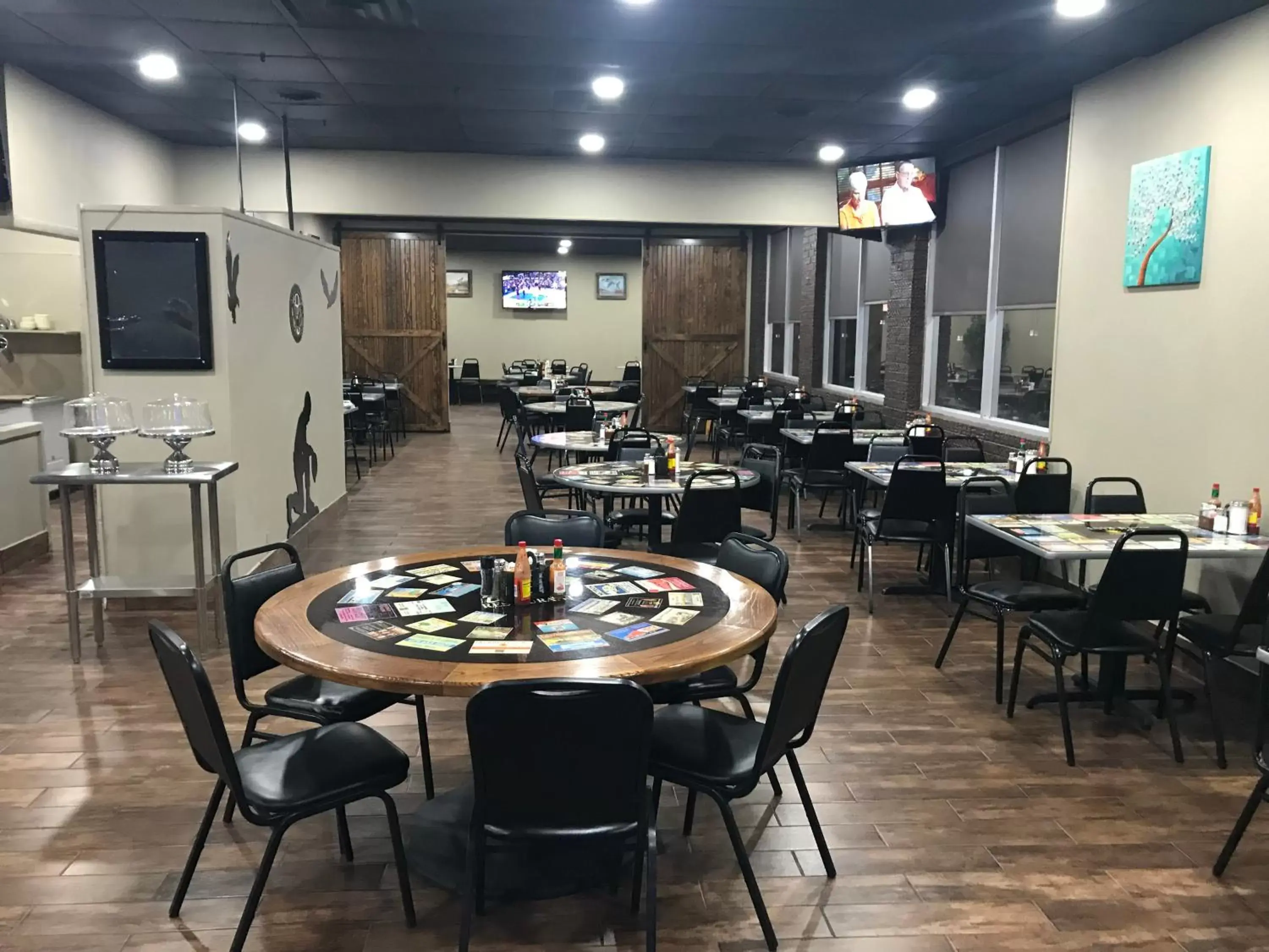 Restaurant/Places to Eat in Motel 6-Van Buren, AR