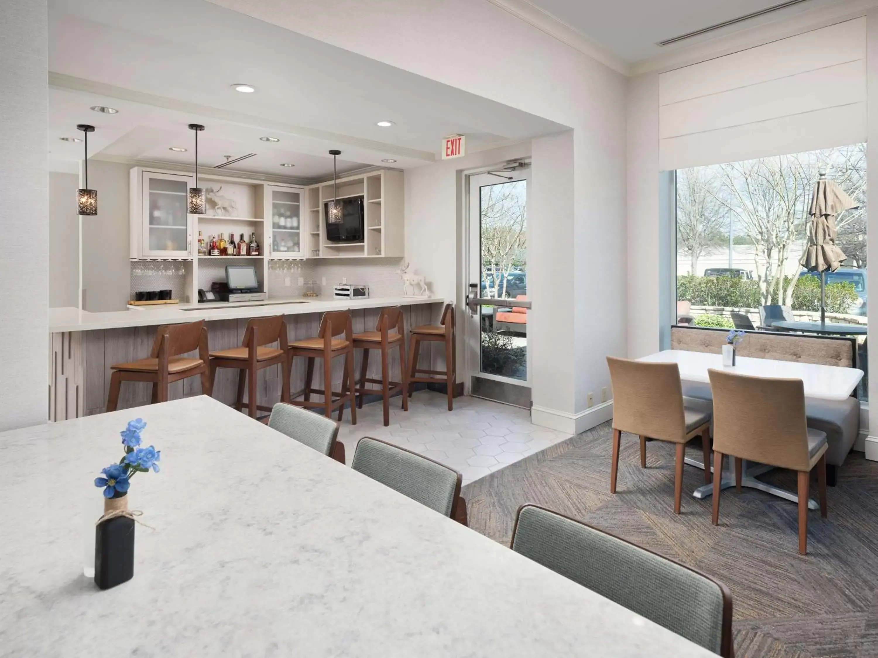 Lounge or bar, Restaurant/Places to Eat in Hilton Garden Inn Atlanta NW/Kennesaw-Town Center