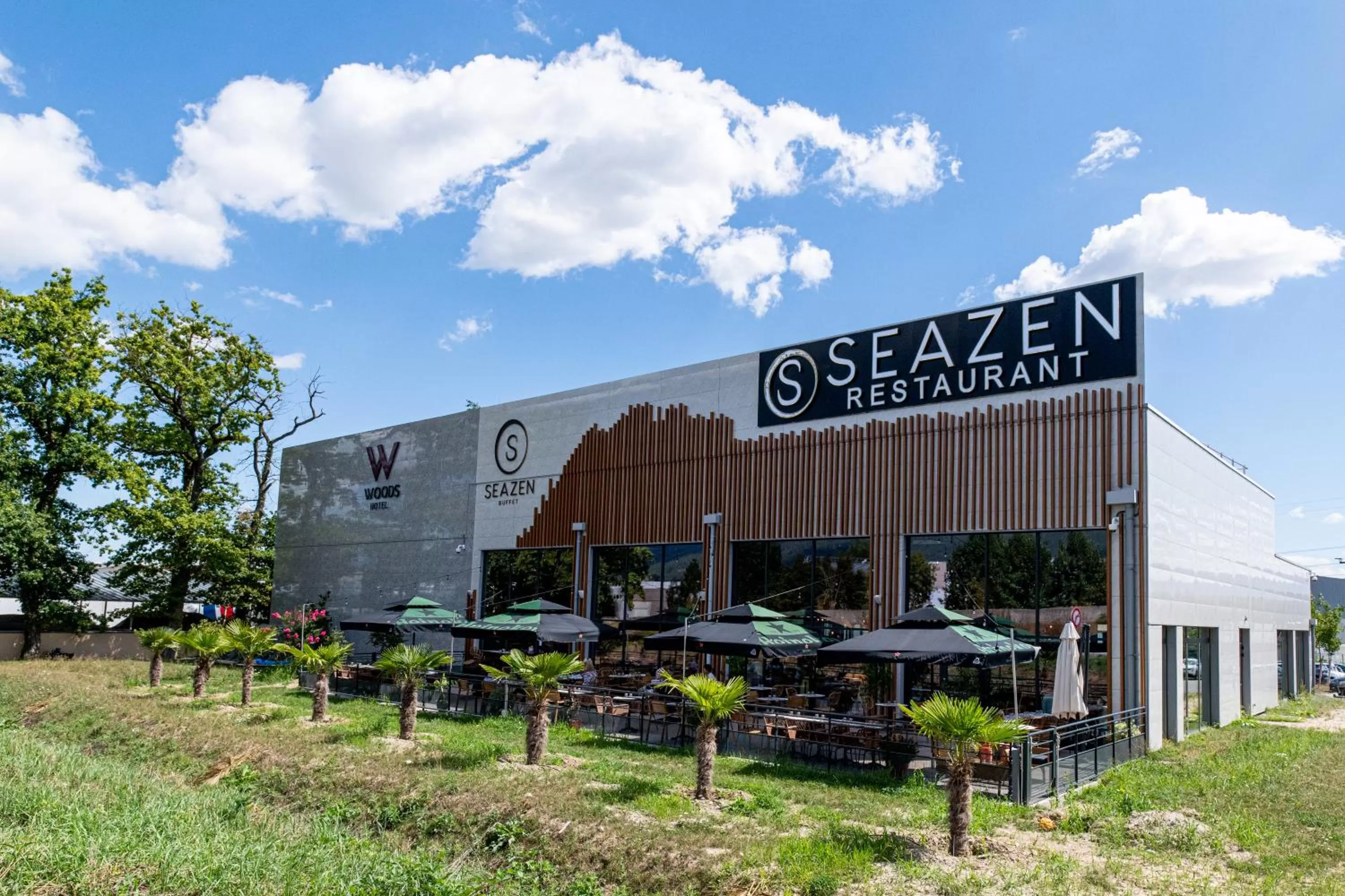 Facade/entrance in Woods Genève-Thoiry